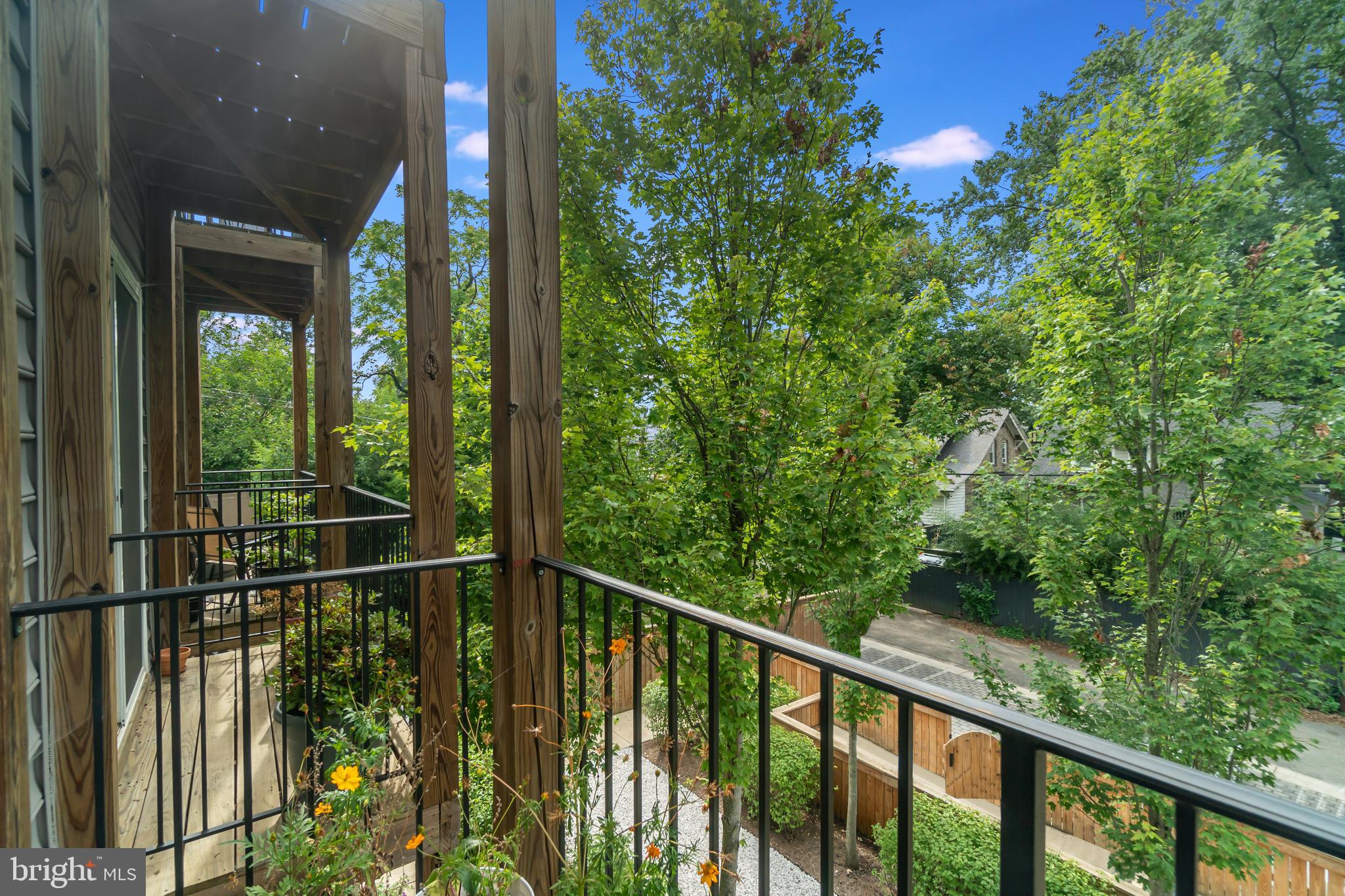 1340 NICHOLSON ST NW #5