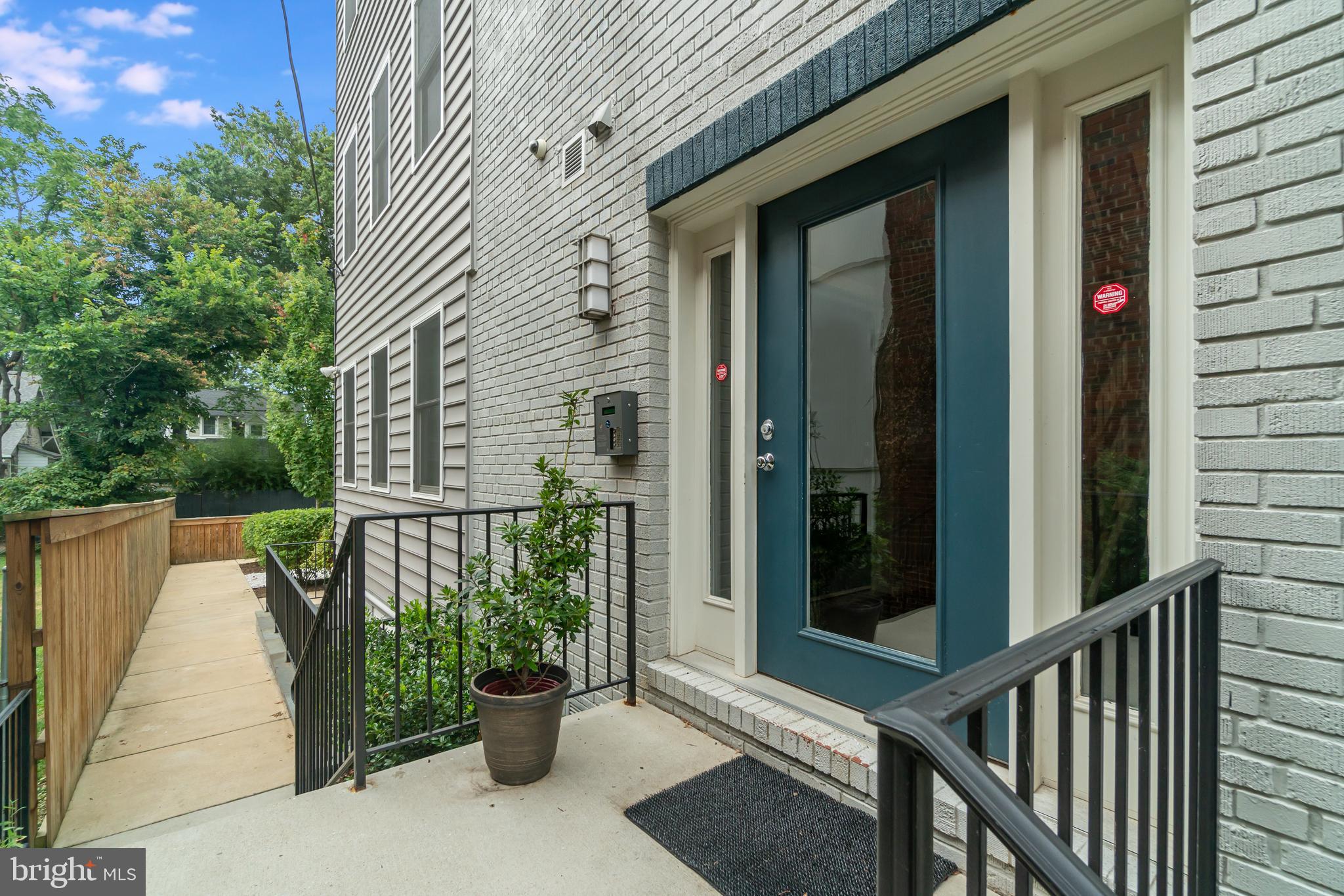 1340 NICHOLSON ST NW #5
