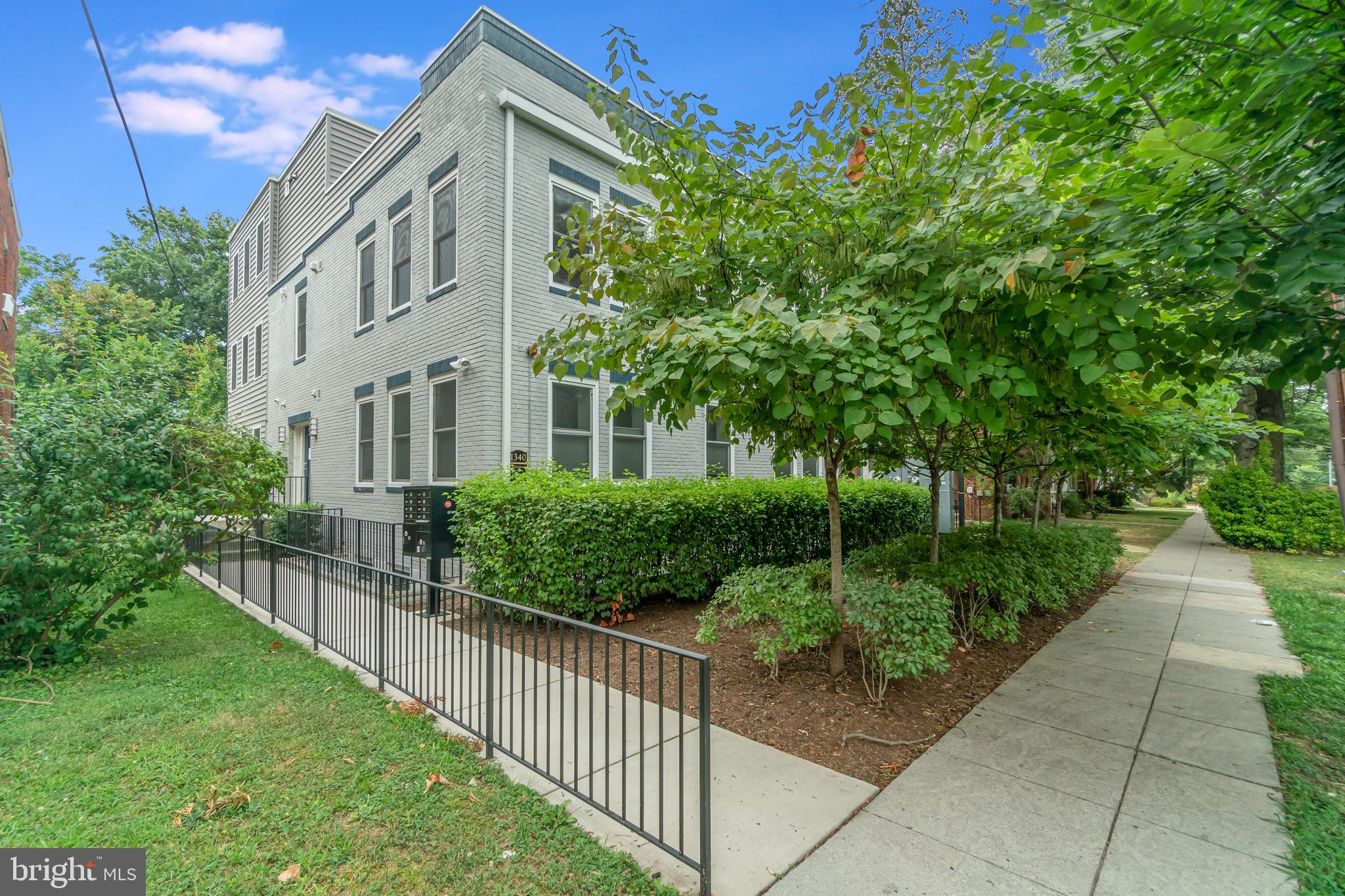 1340 NICHOLSON ST NW #5
