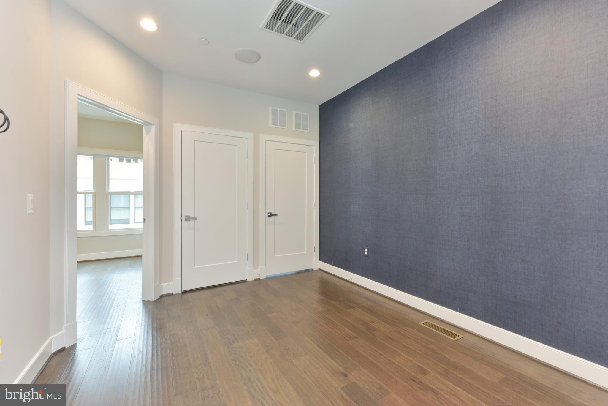 1514 16TH CT N