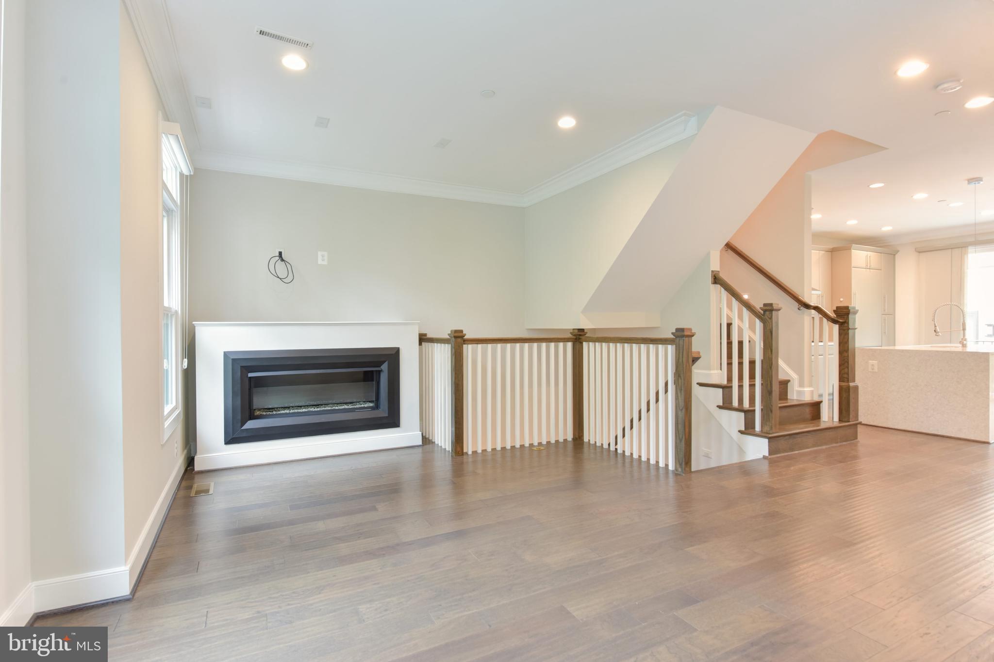 1514 16TH CT N