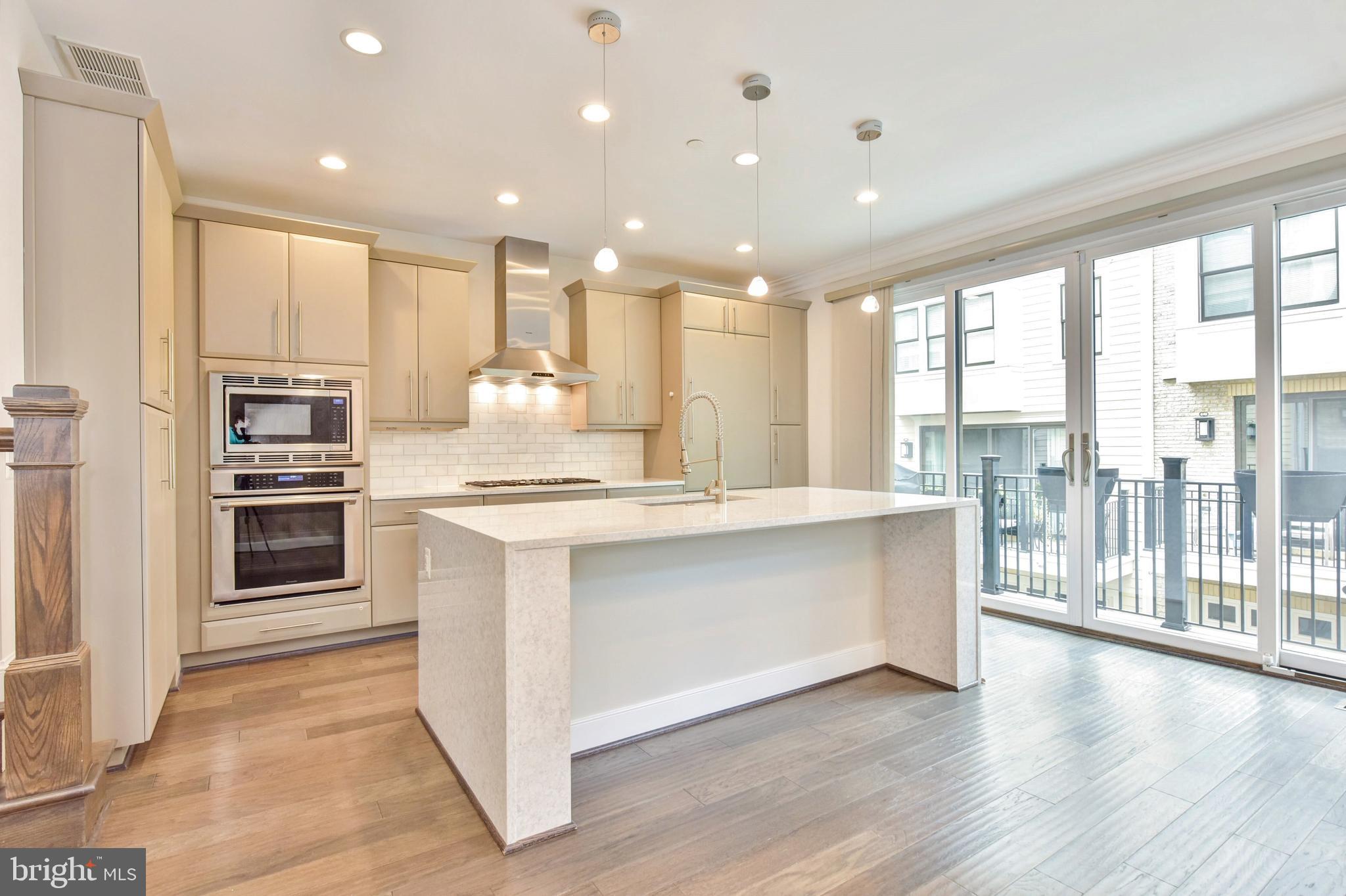 1514 16TH CT N