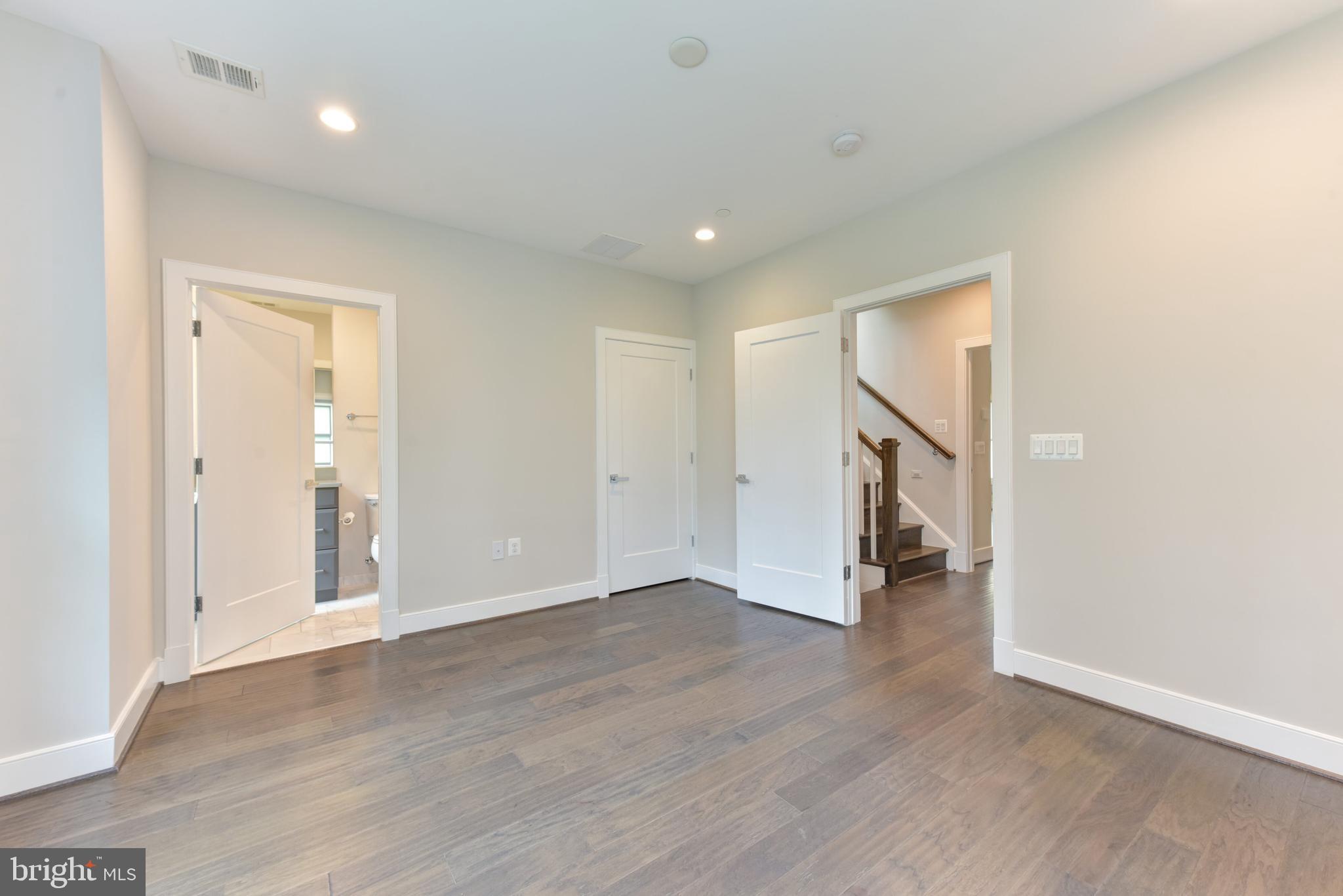 1514 16TH CT N