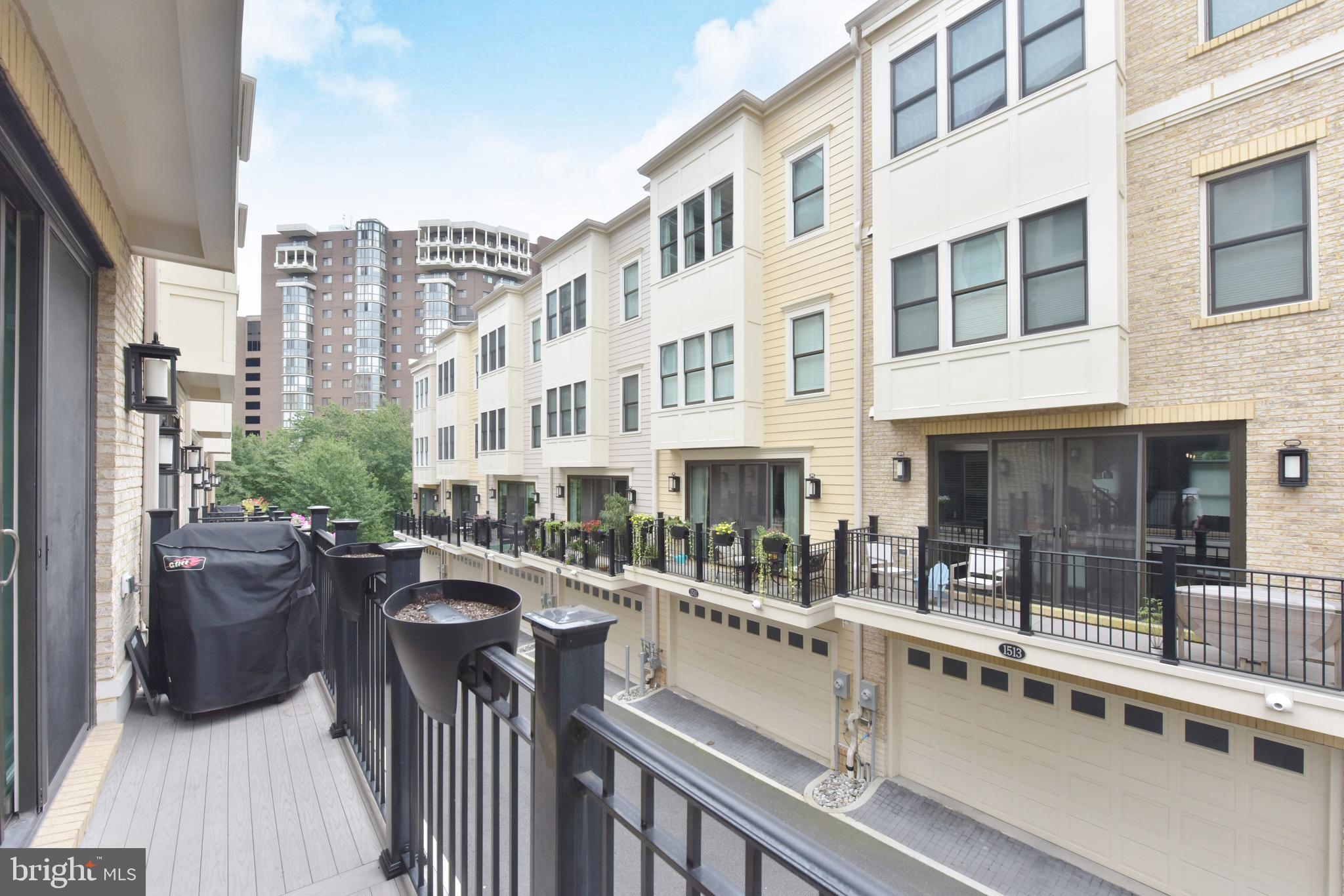 1514 16TH CT N
