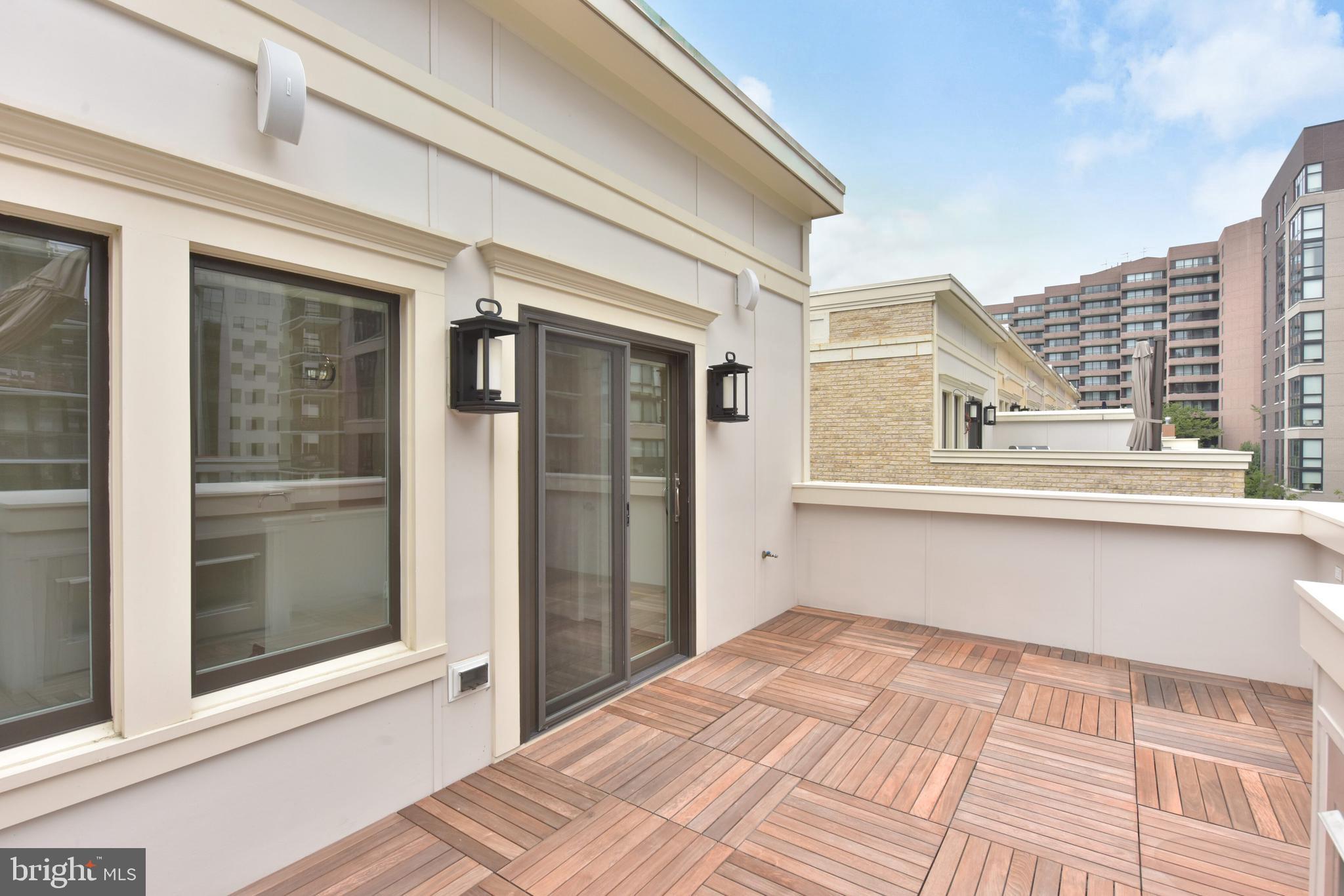 1514 16TH CT N