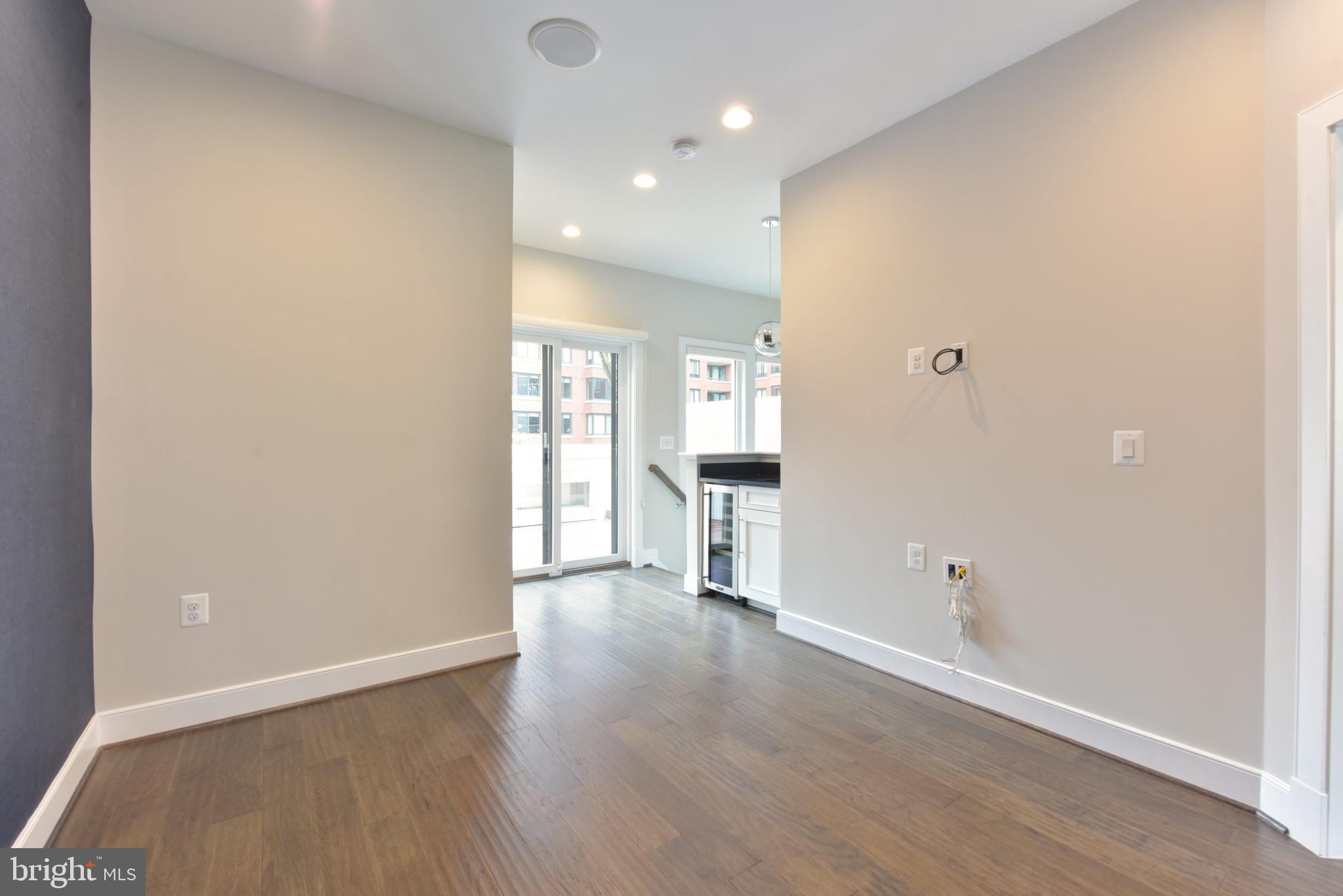 1514 16TH CT N