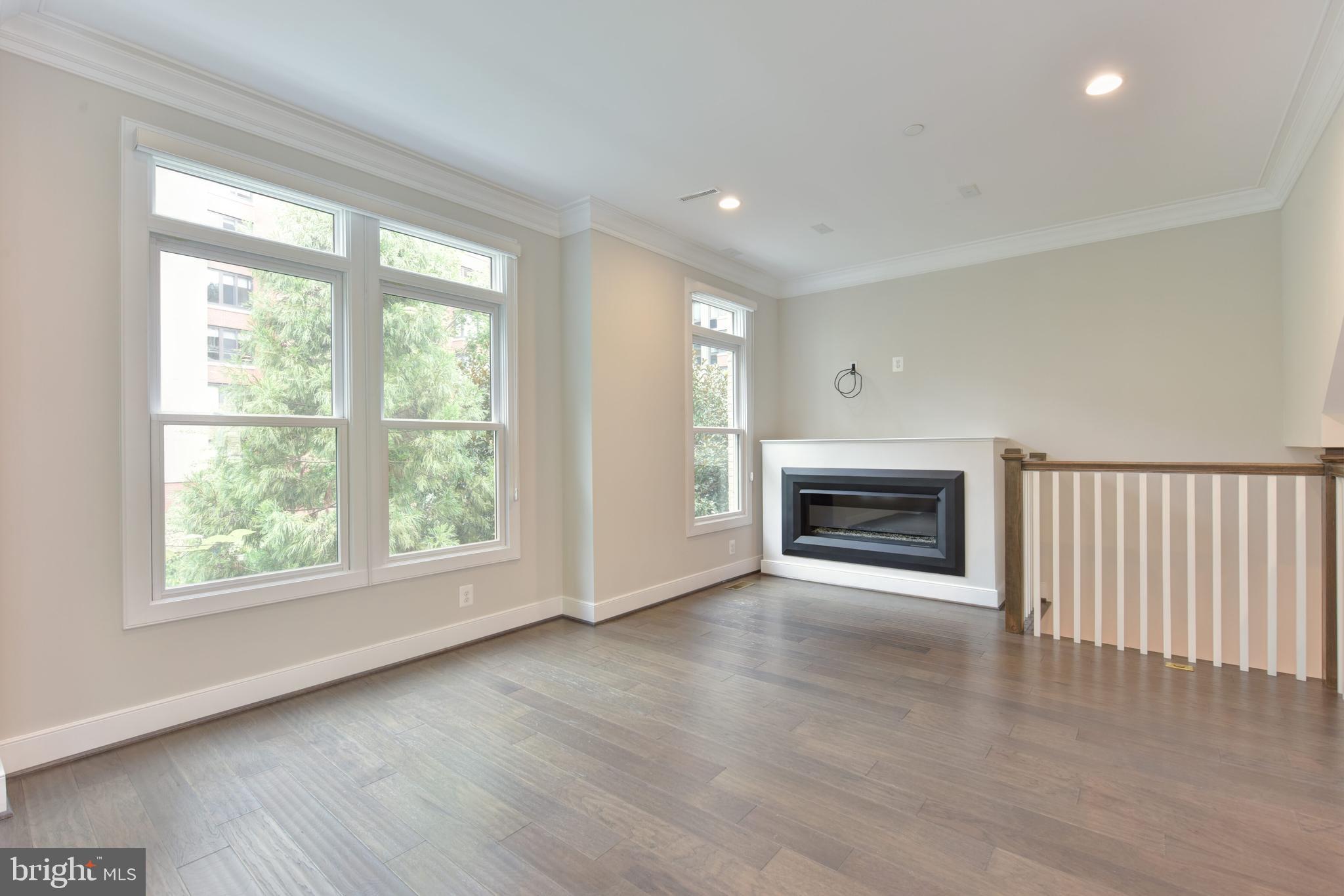 1514 16TH CT N