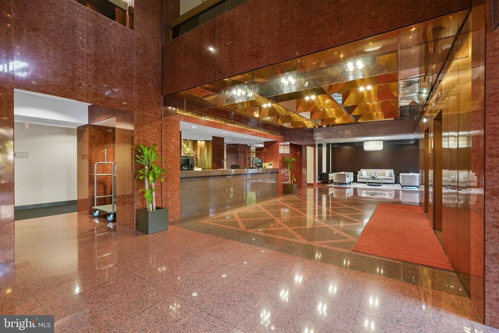 1530 Key Blvd #414