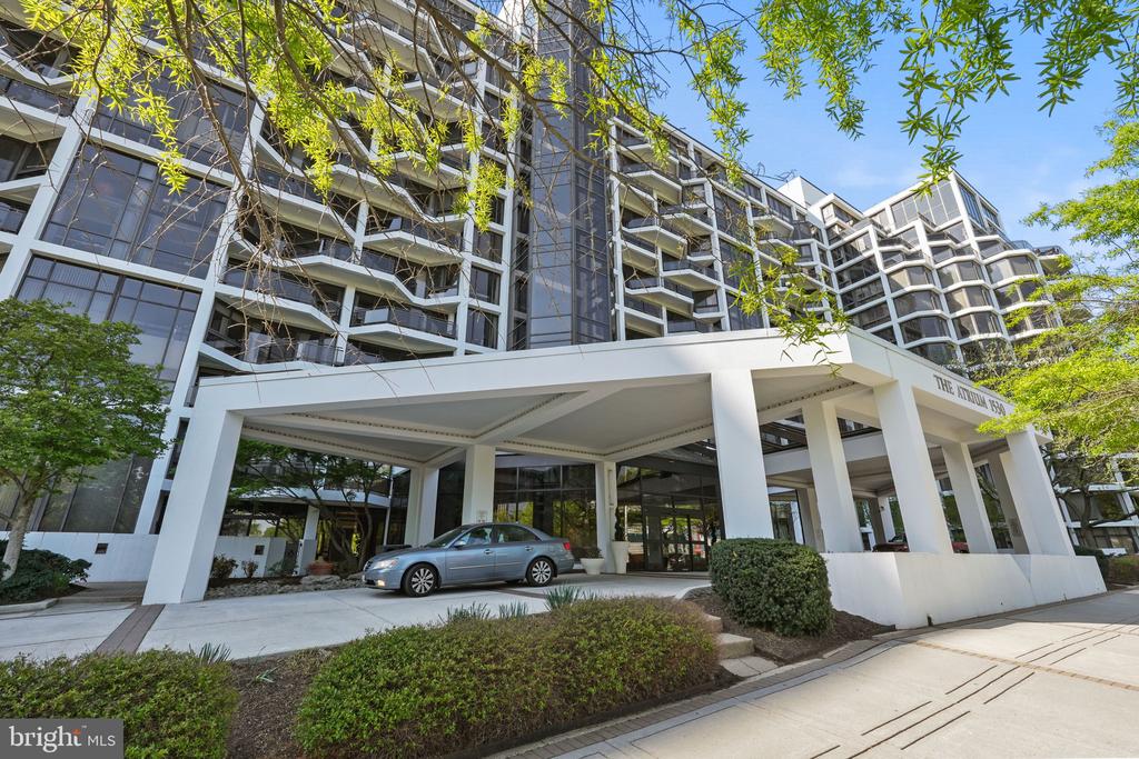 1530 Key Blvd #414