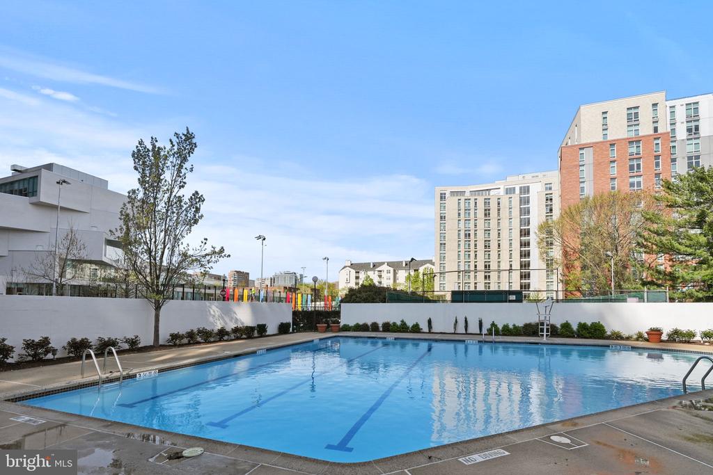 1530 Key Blvd #414