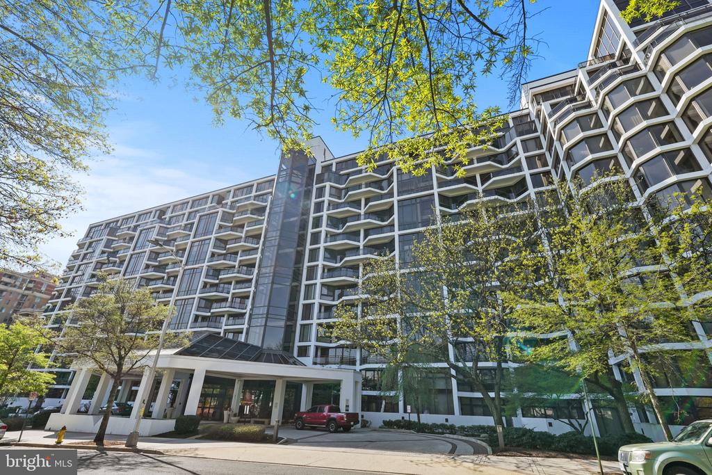 1530 Key Blvd #414