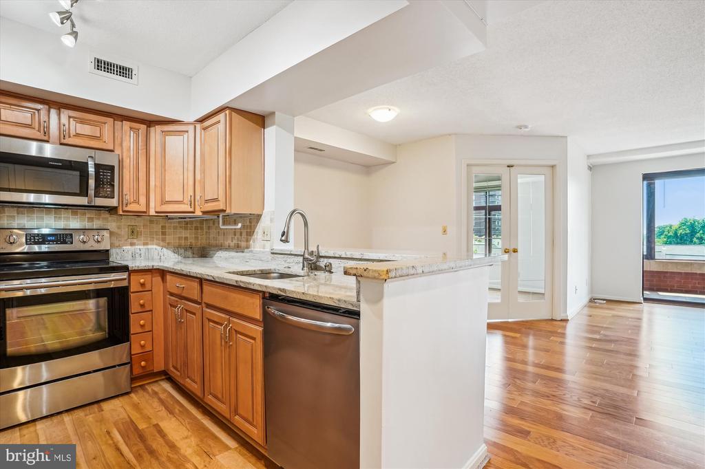 2400 CLARENDON BLVD #511
