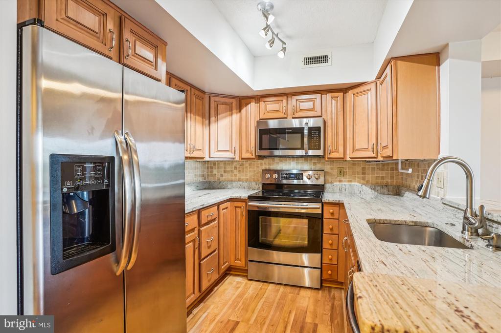 2400 CLARENDON BLVD #511