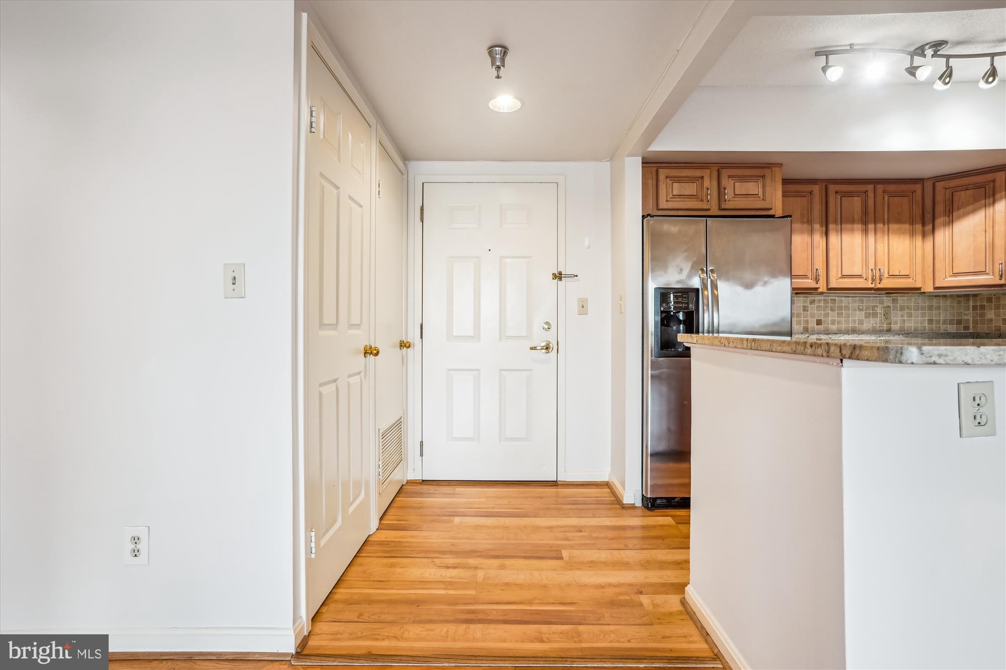 2400 CLARENDON BLVD #511