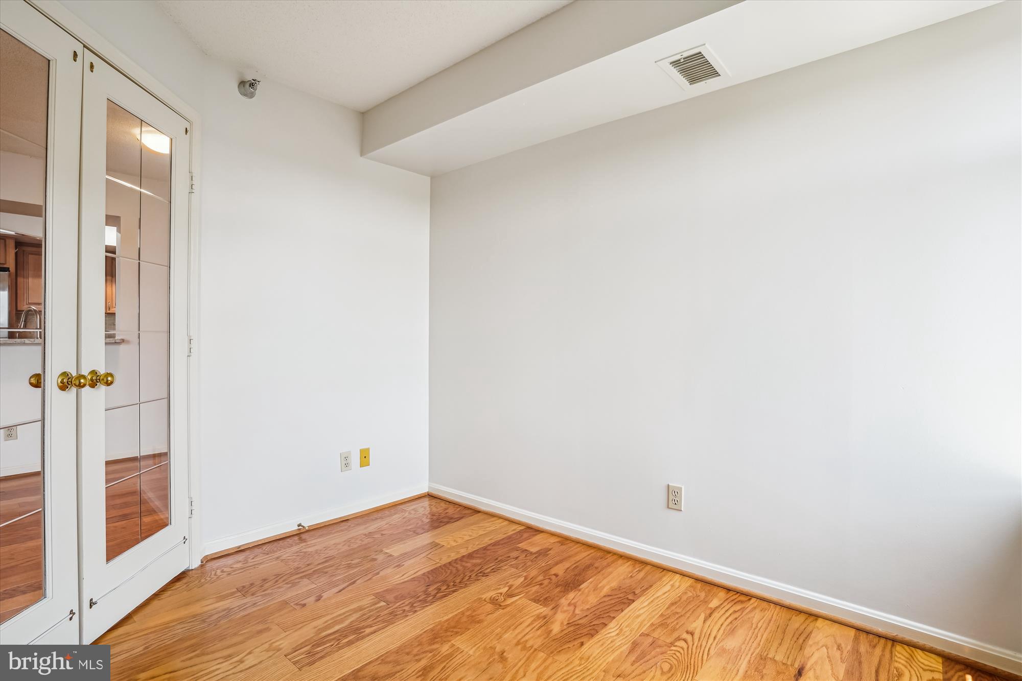 2400 CLARENDON BLVD #511