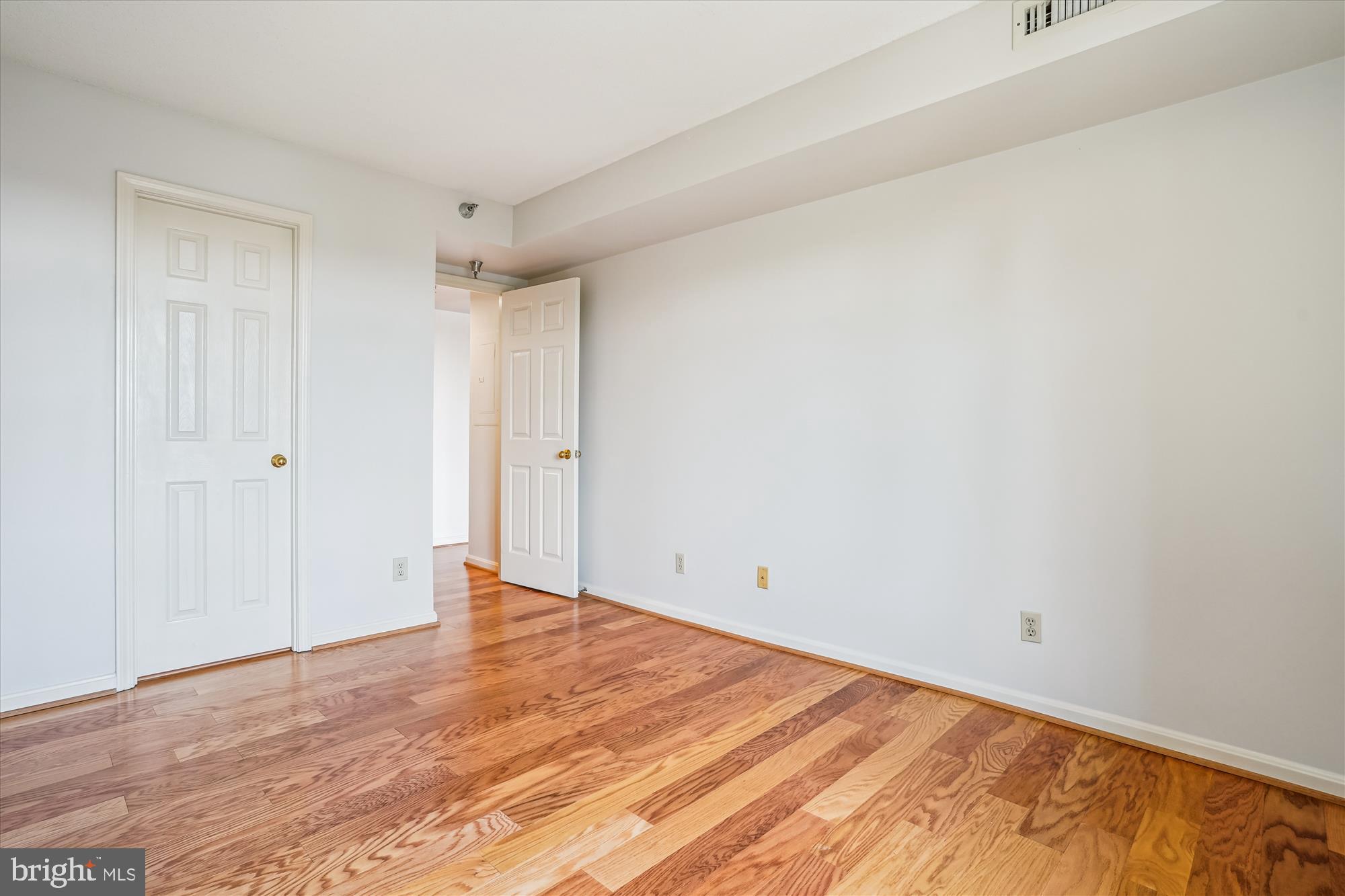 2400 CLARENDON BLVD #511