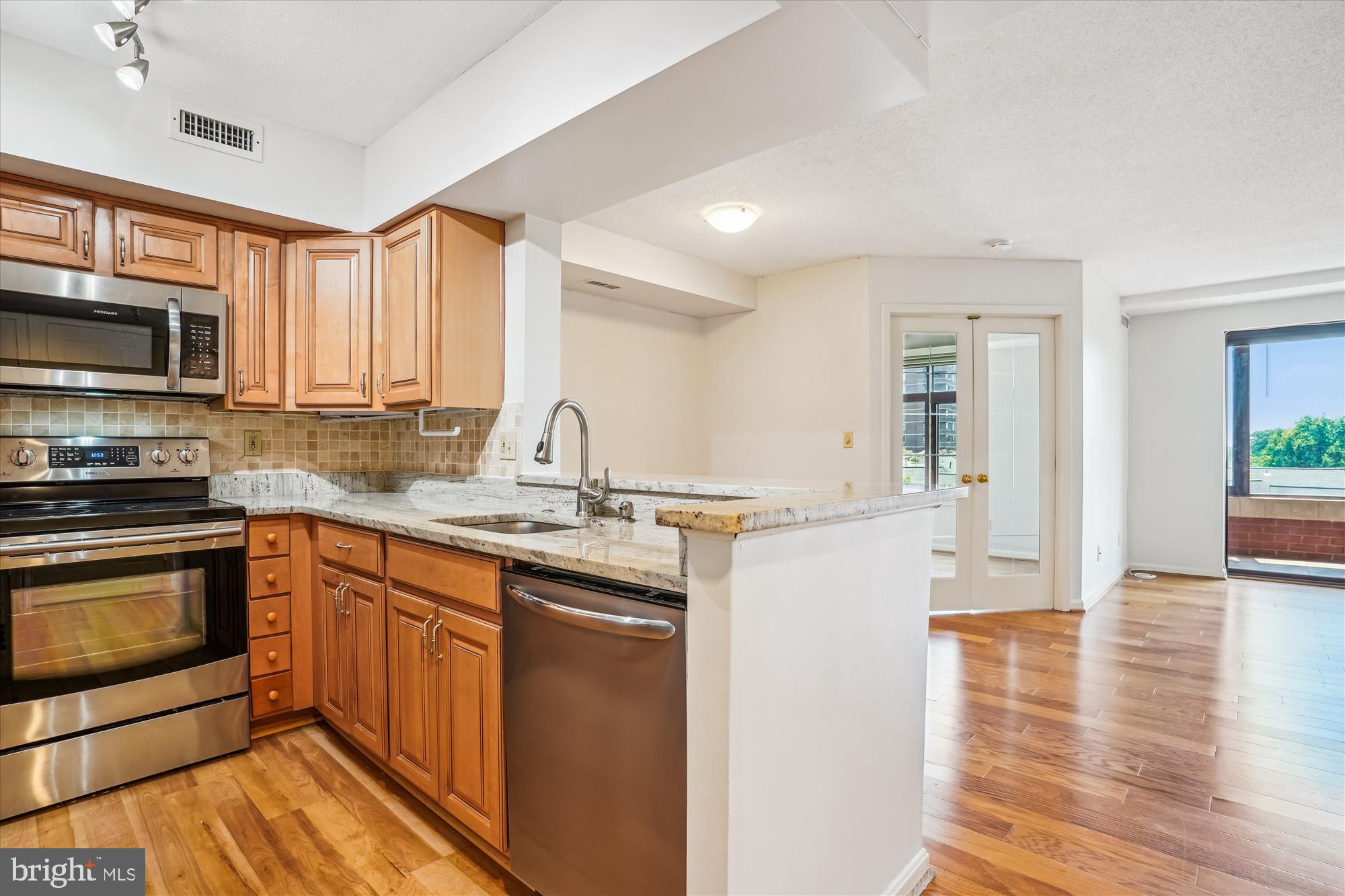 2400 CLARENDON BLVD #511