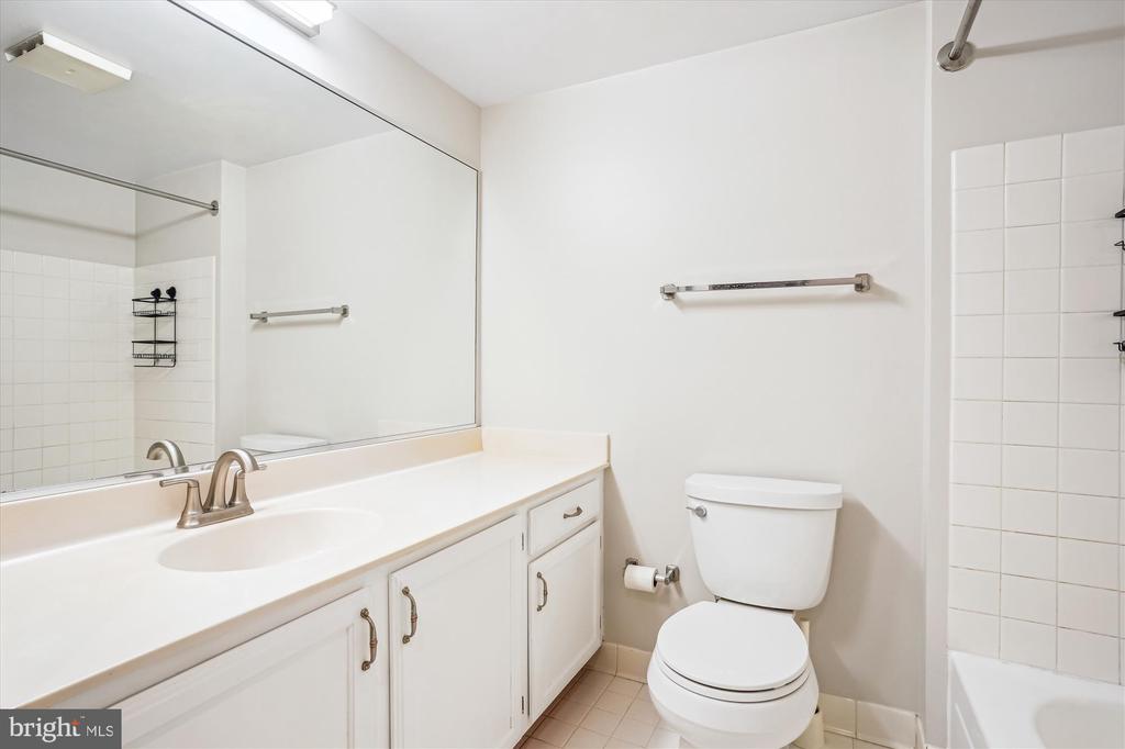 2400 CLARENDON BLVD #511