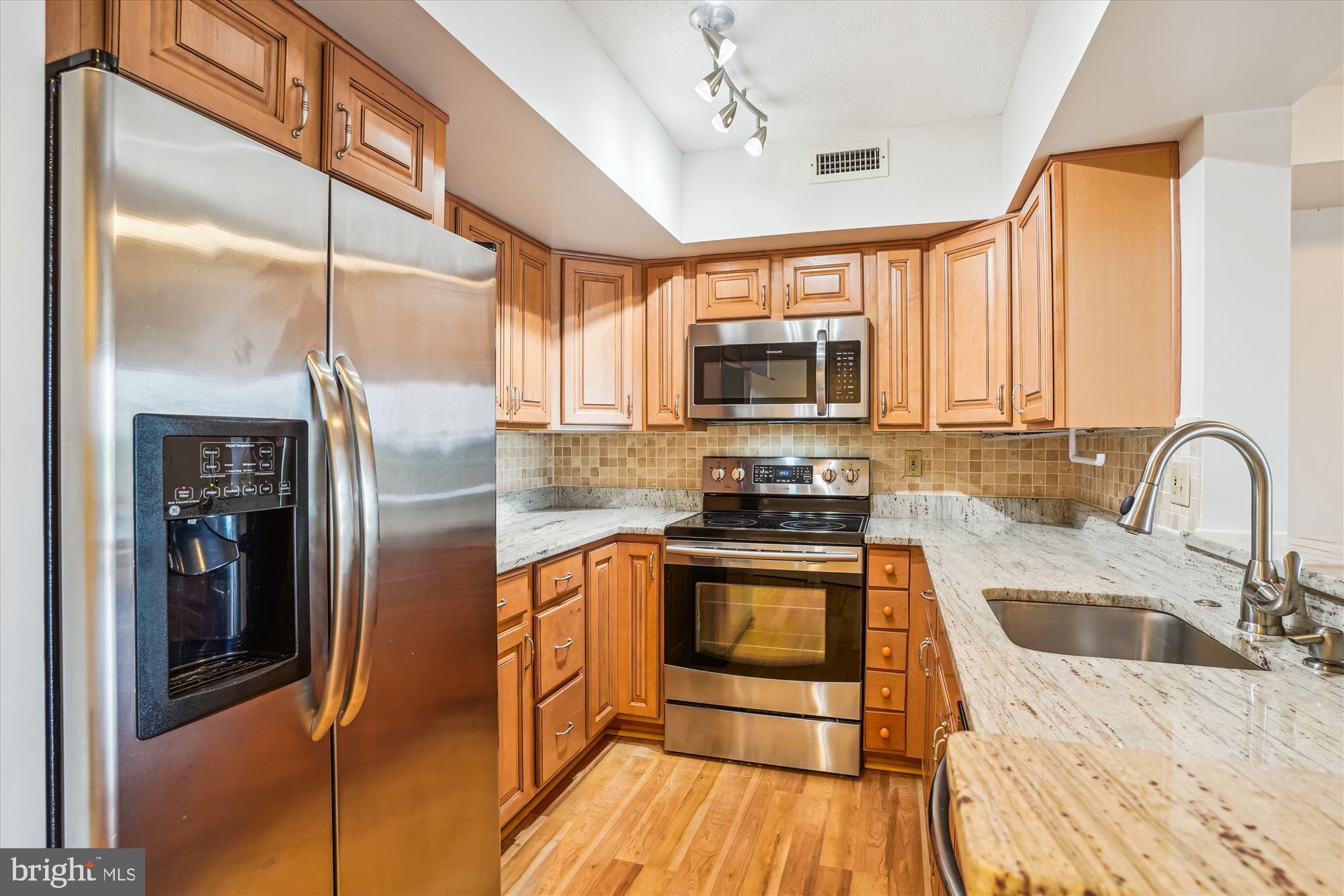 2400 CLARENDON BLVD #511