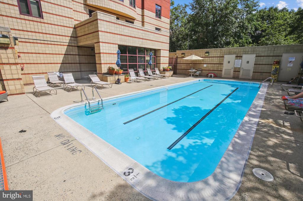 2400 CLARENDON BLVD #511