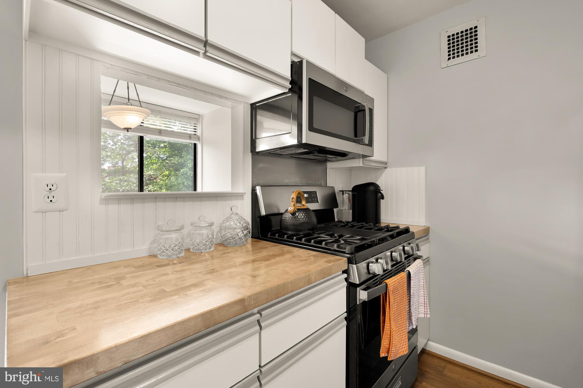 4390 LORCOM LANE 510