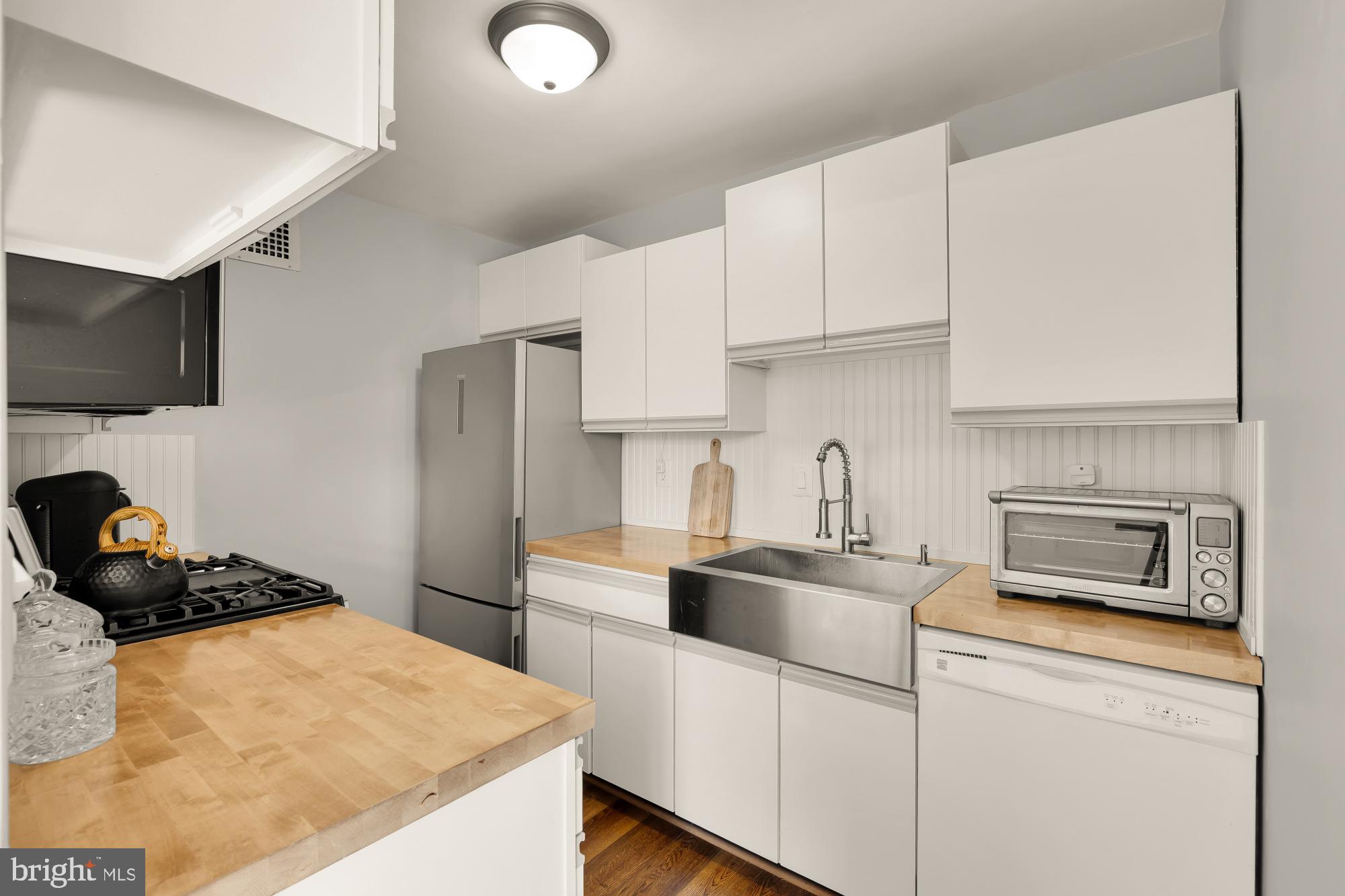 4390 LORCOM LANE 510