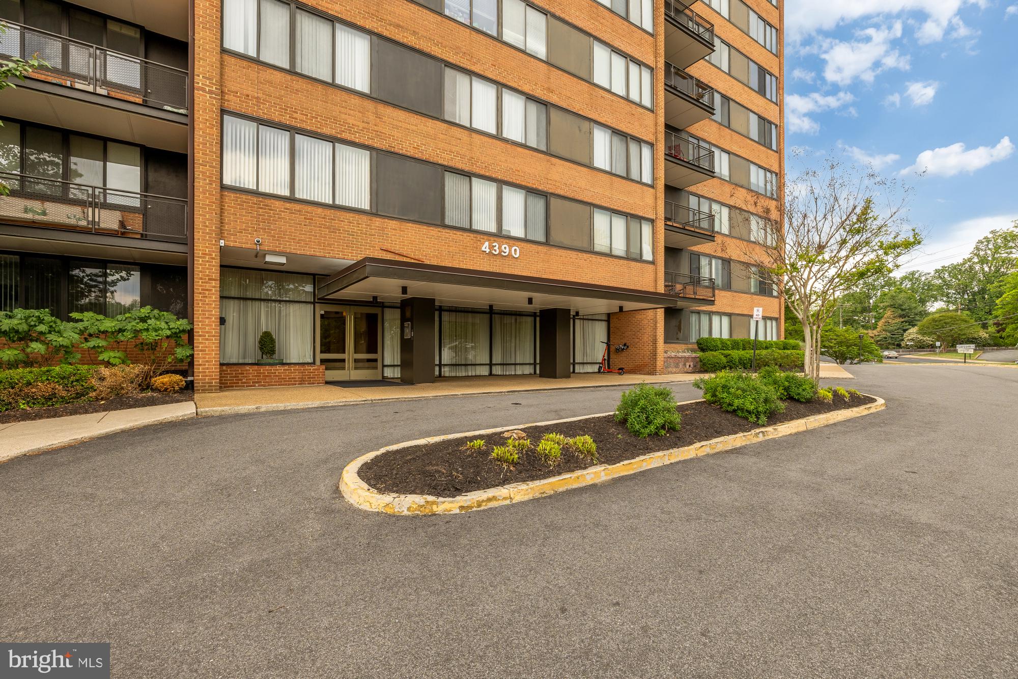 4390 LORCOM LANE 510