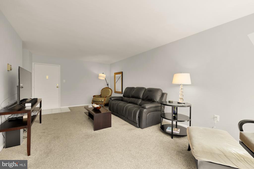 4390 LORCOM LANE 510