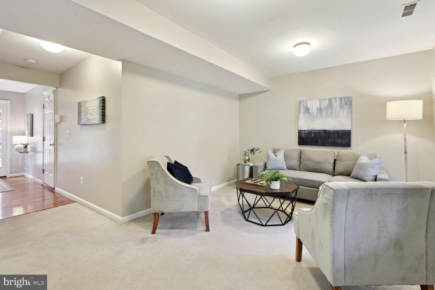 159 Ingle Pl