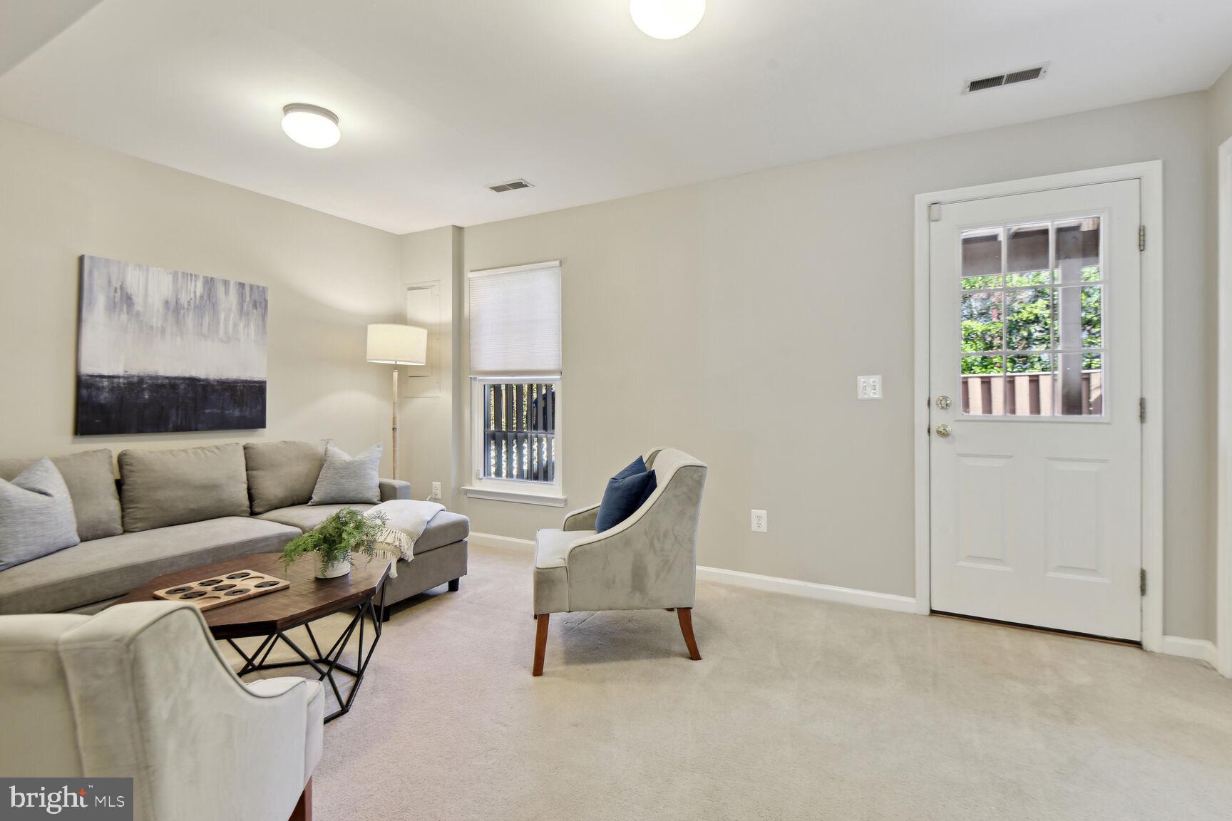 159 Ingle Pl