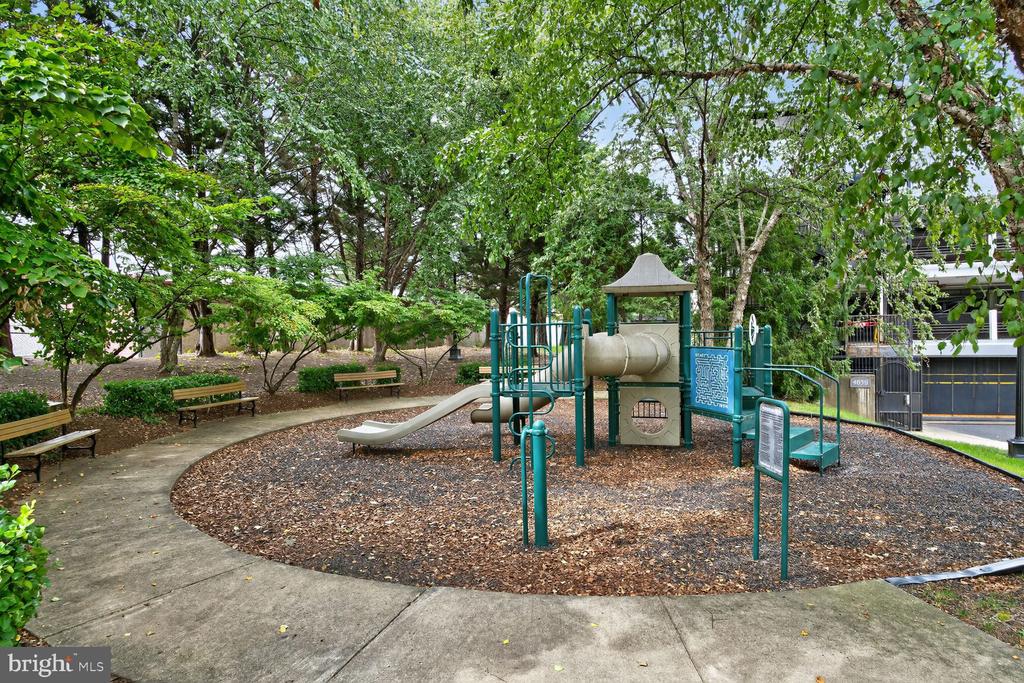 4862 EISENHOWER AVENUE 460