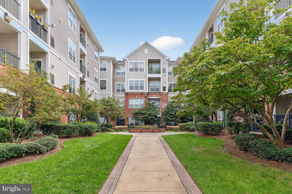 4862 EISENHOWER AVENUE 460
