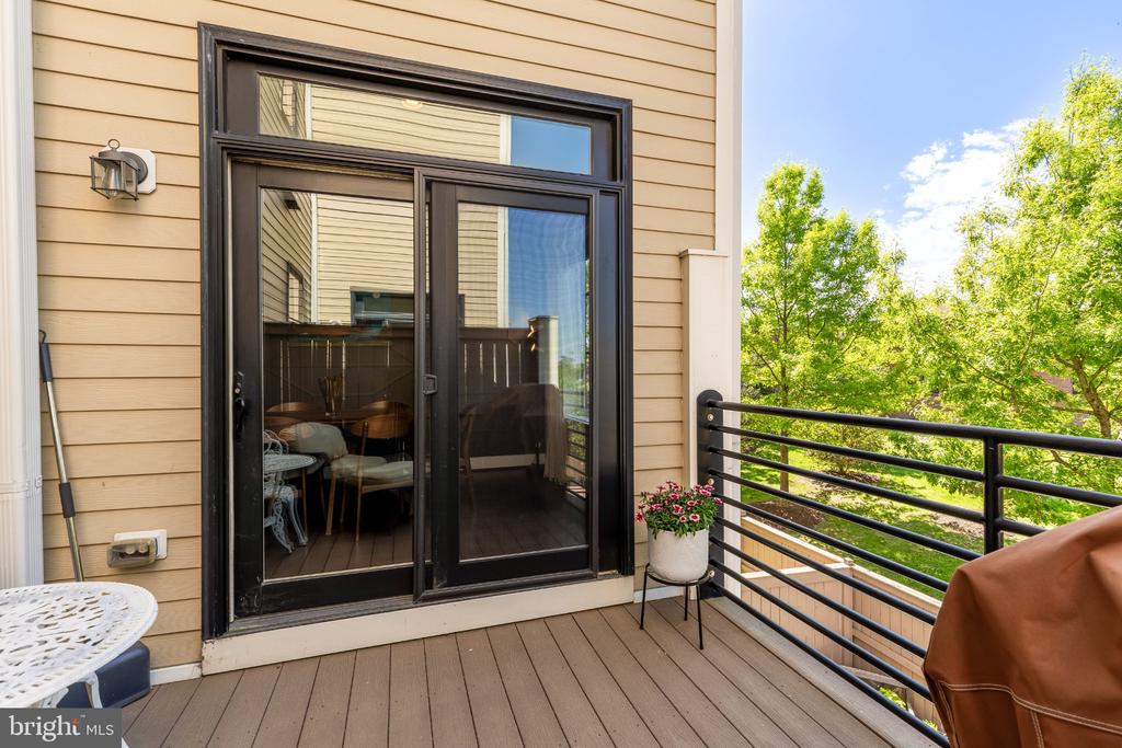 1426 VAN VALKENBURGH LANE