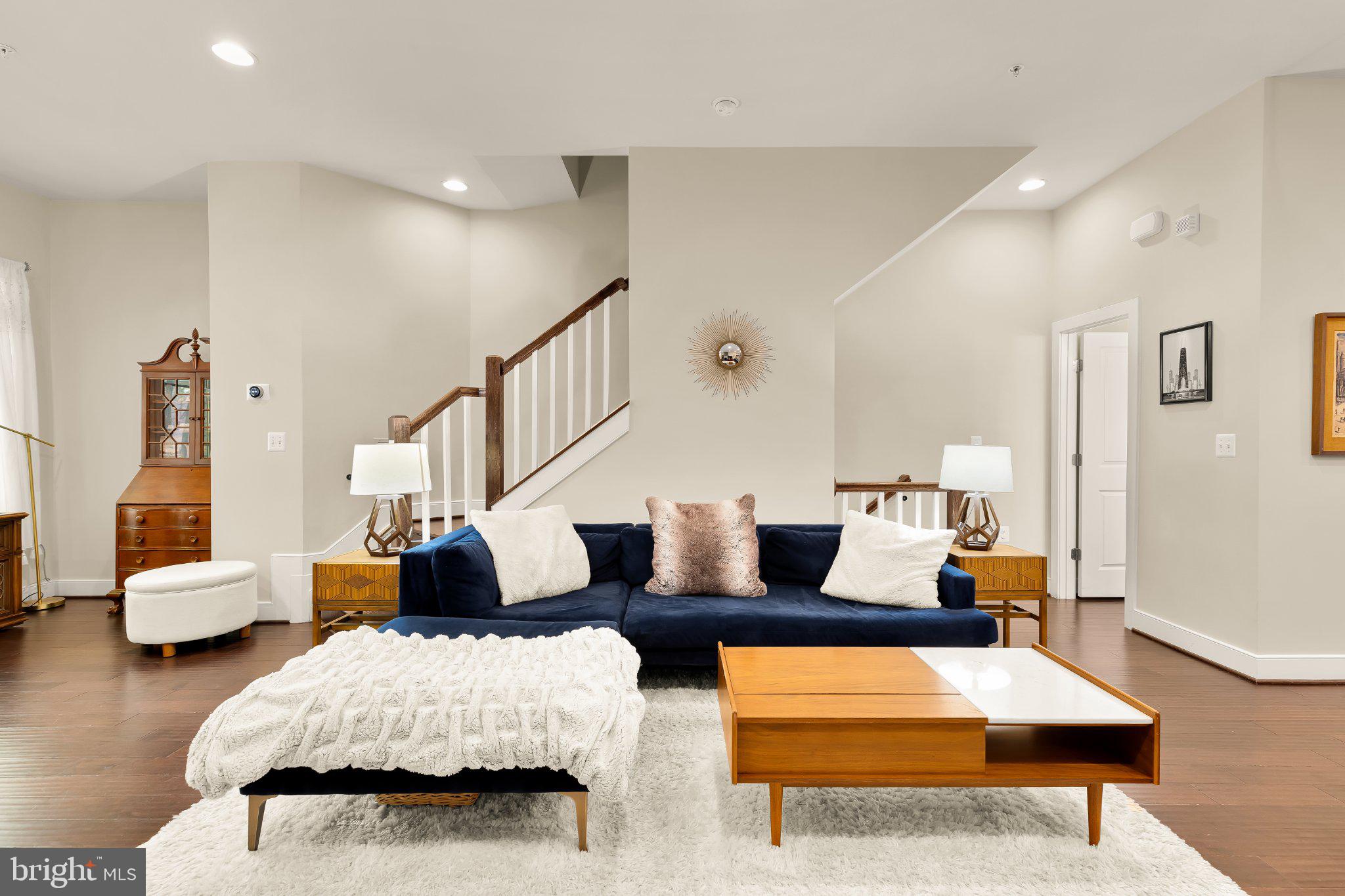 1426 VAN VALKENBURGH LANE