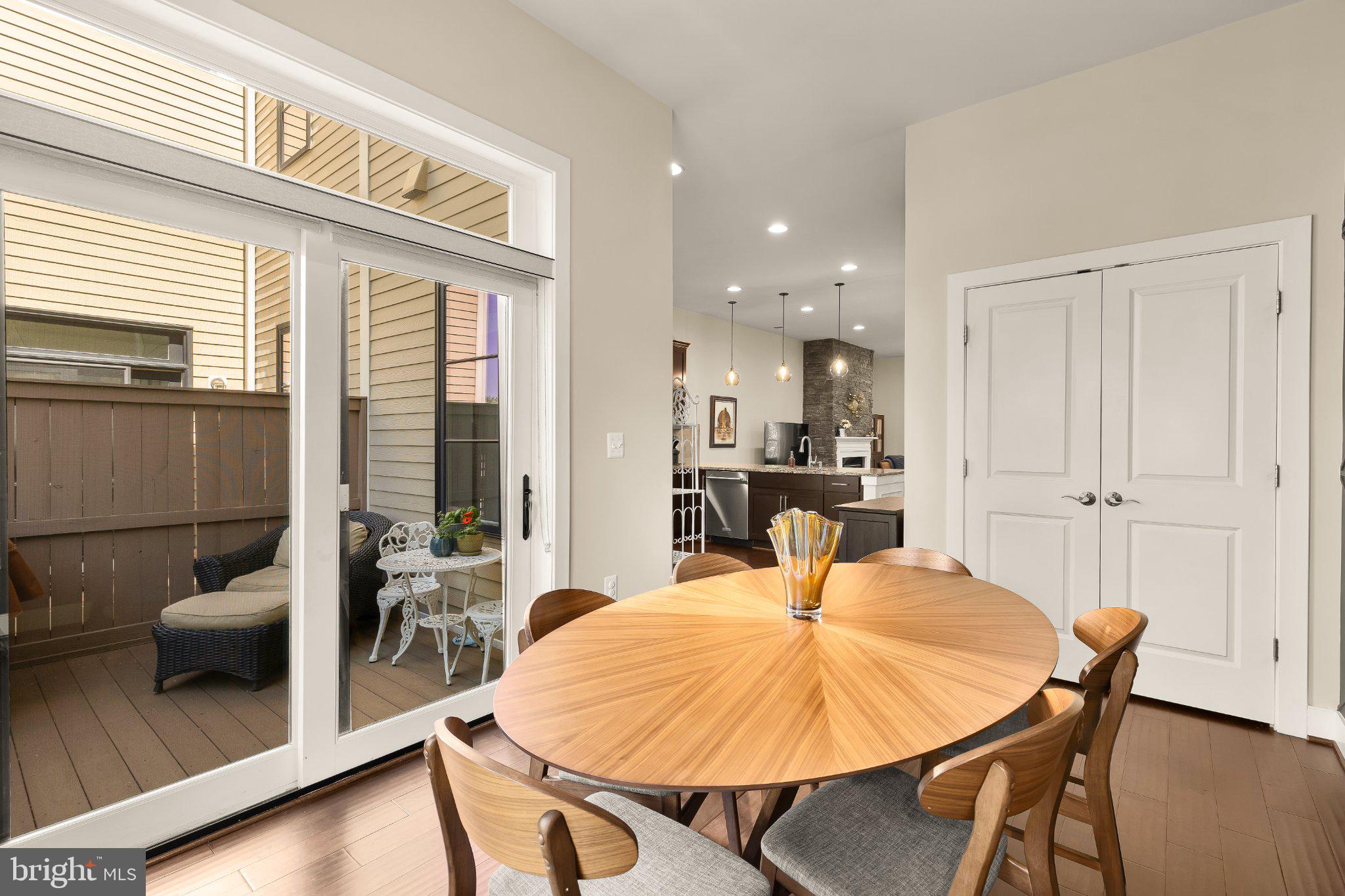 1426 VAN VALKENBURGH LANE