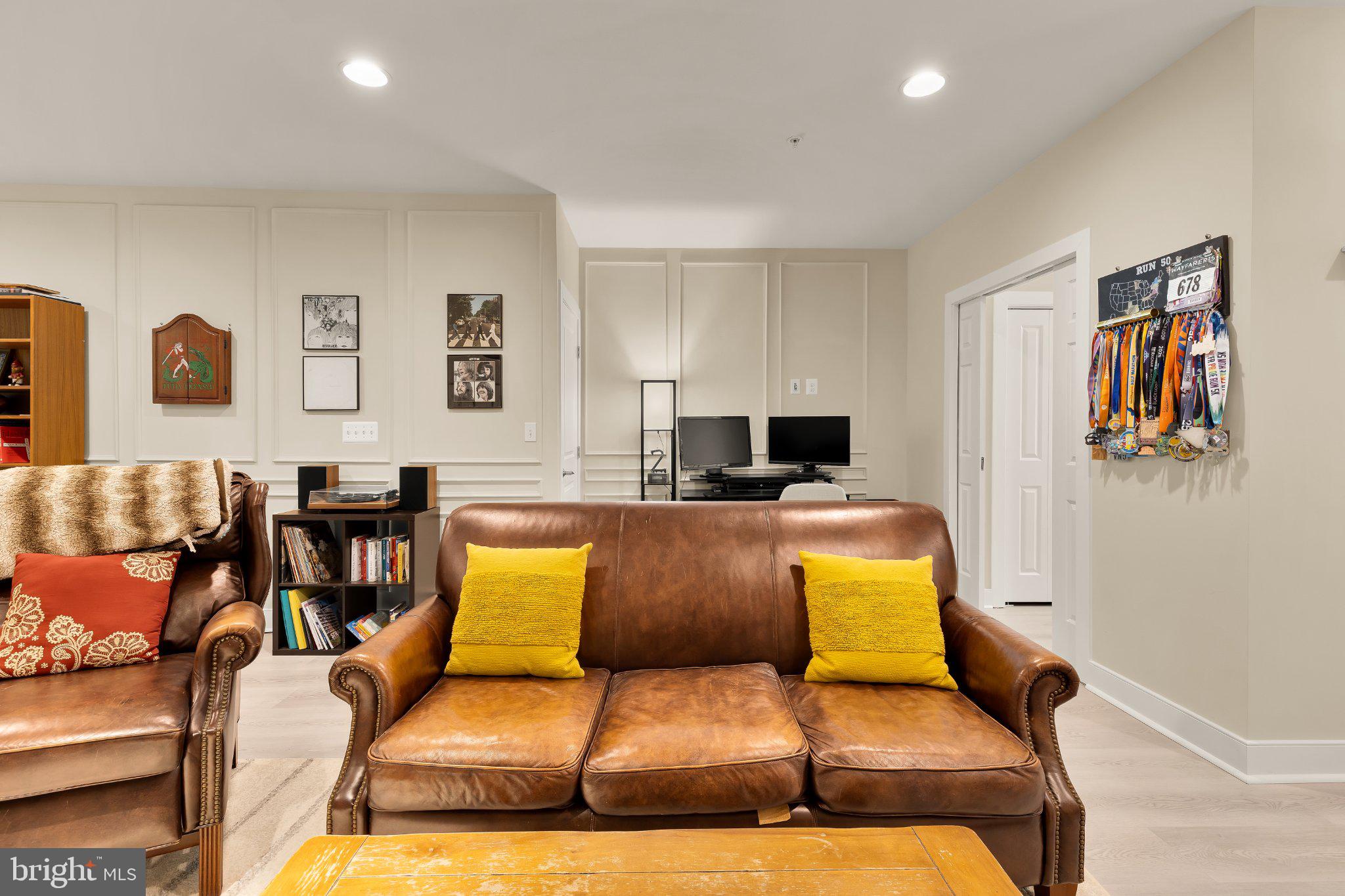 1426 VAN VALKENBURGH LANE