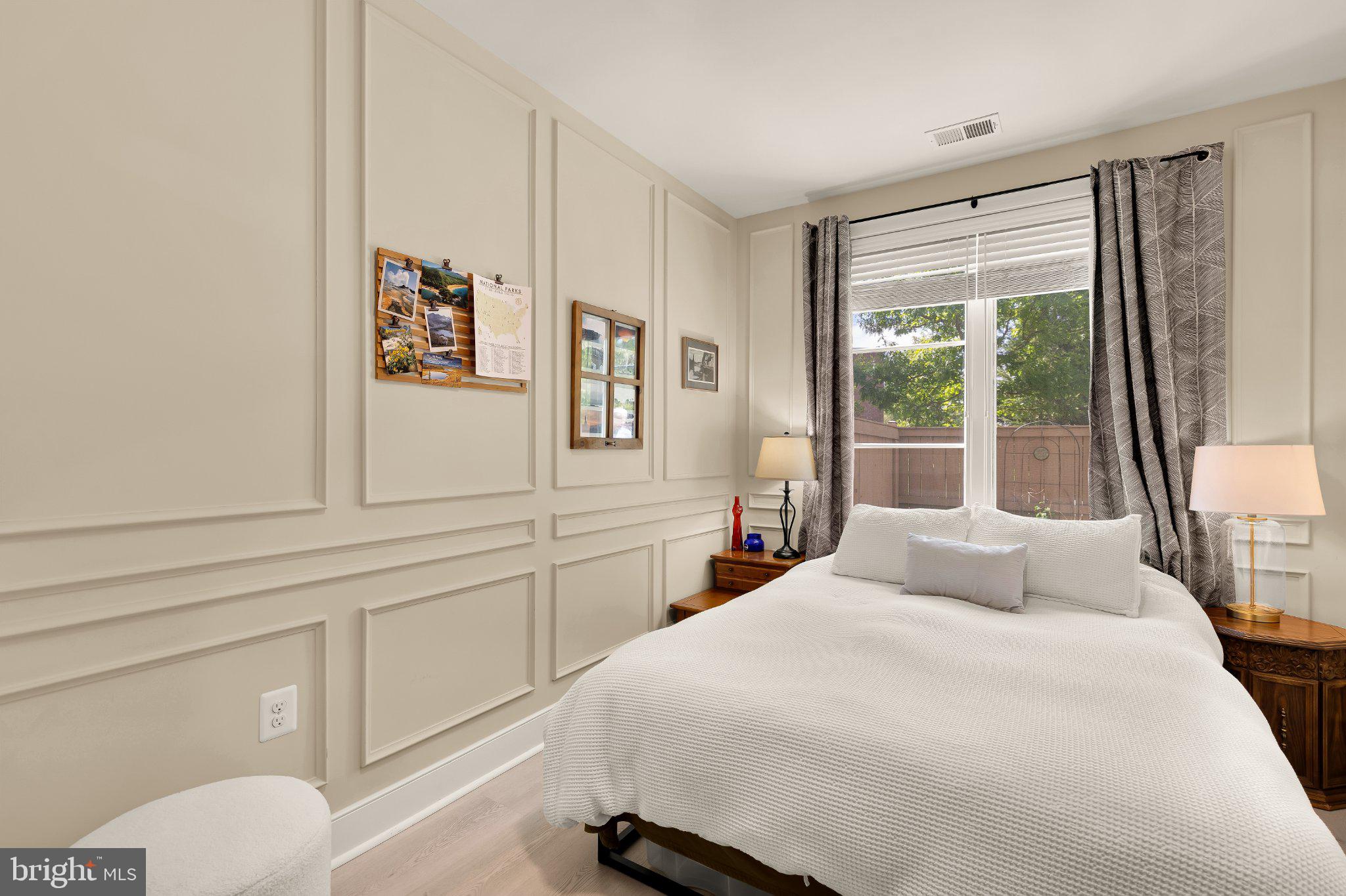 1426 VAN VALKENBURGH LANE