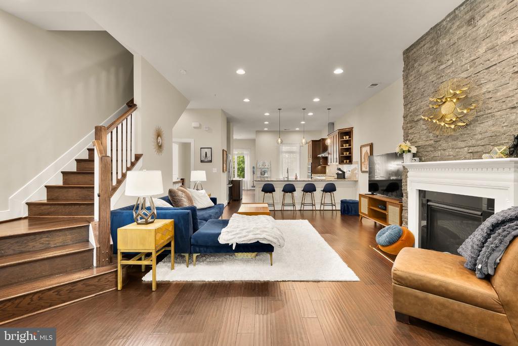 1426 VAN VALKENBURGH LANE
