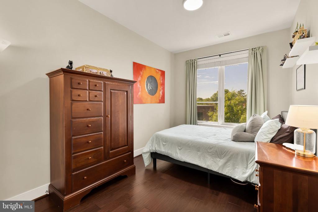 1426 VAN VALKENBURGH LANE