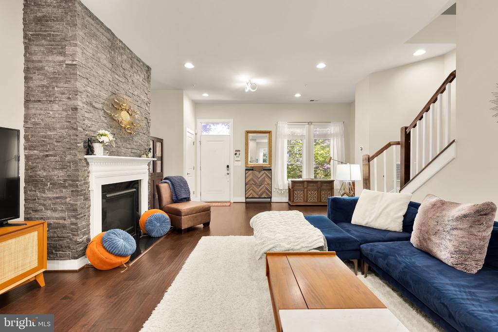 1426 VAN VALKENBURGH LANE