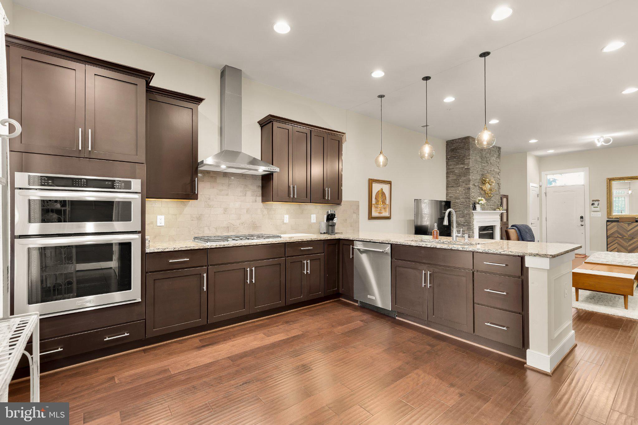 1426 VAN VALKENBURGH LANE