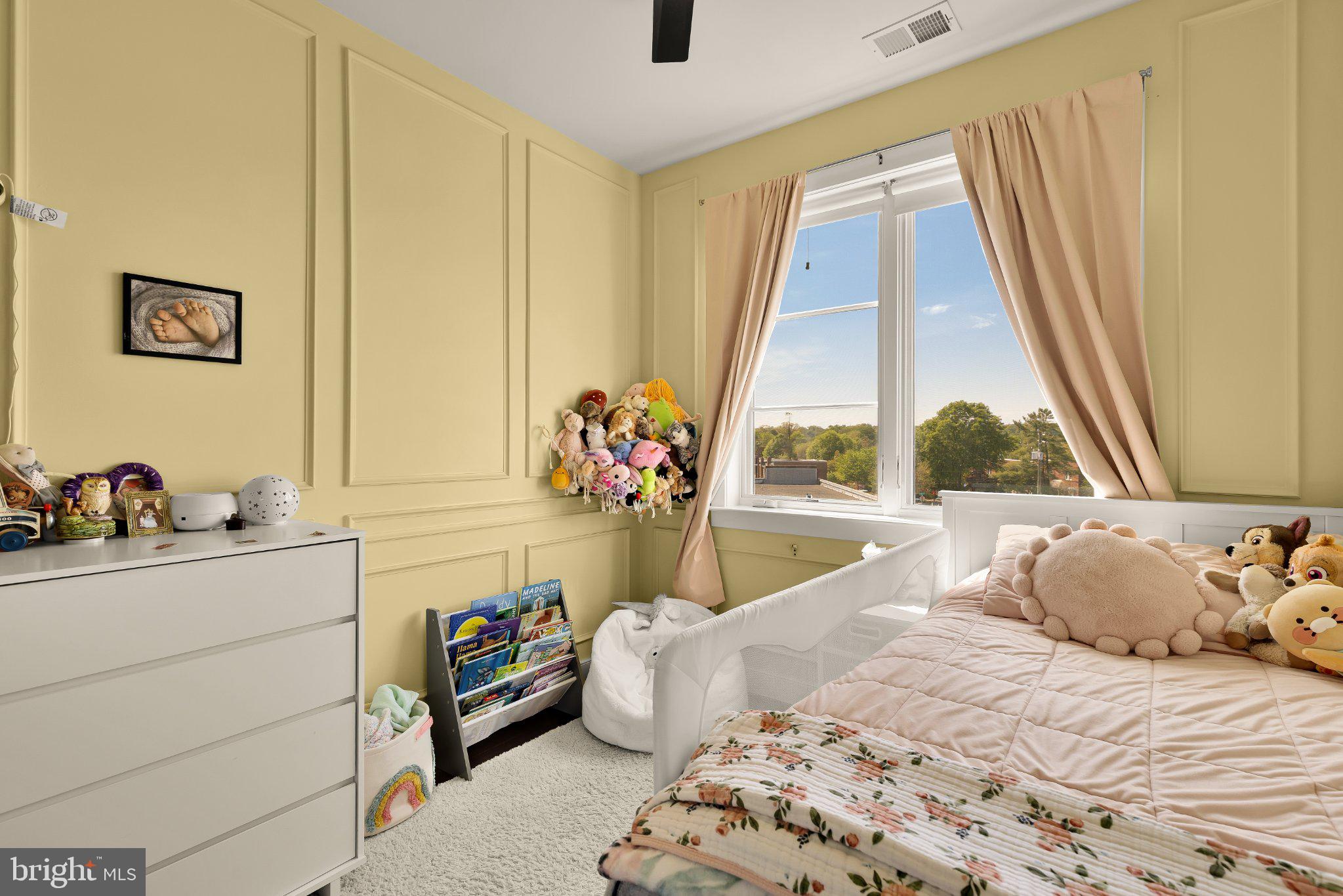 1426 VAN VALKENBURGH LANE