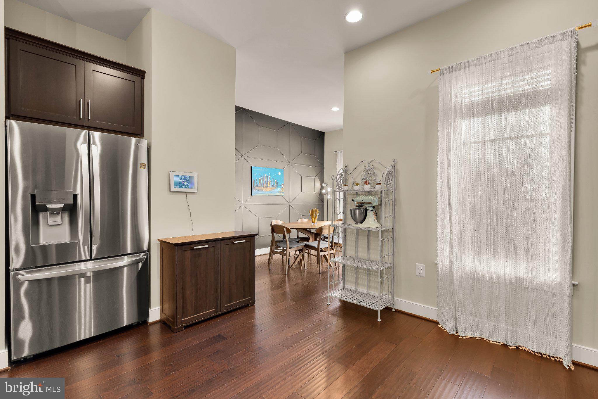 1426 VAN VALKENBURGH LANE