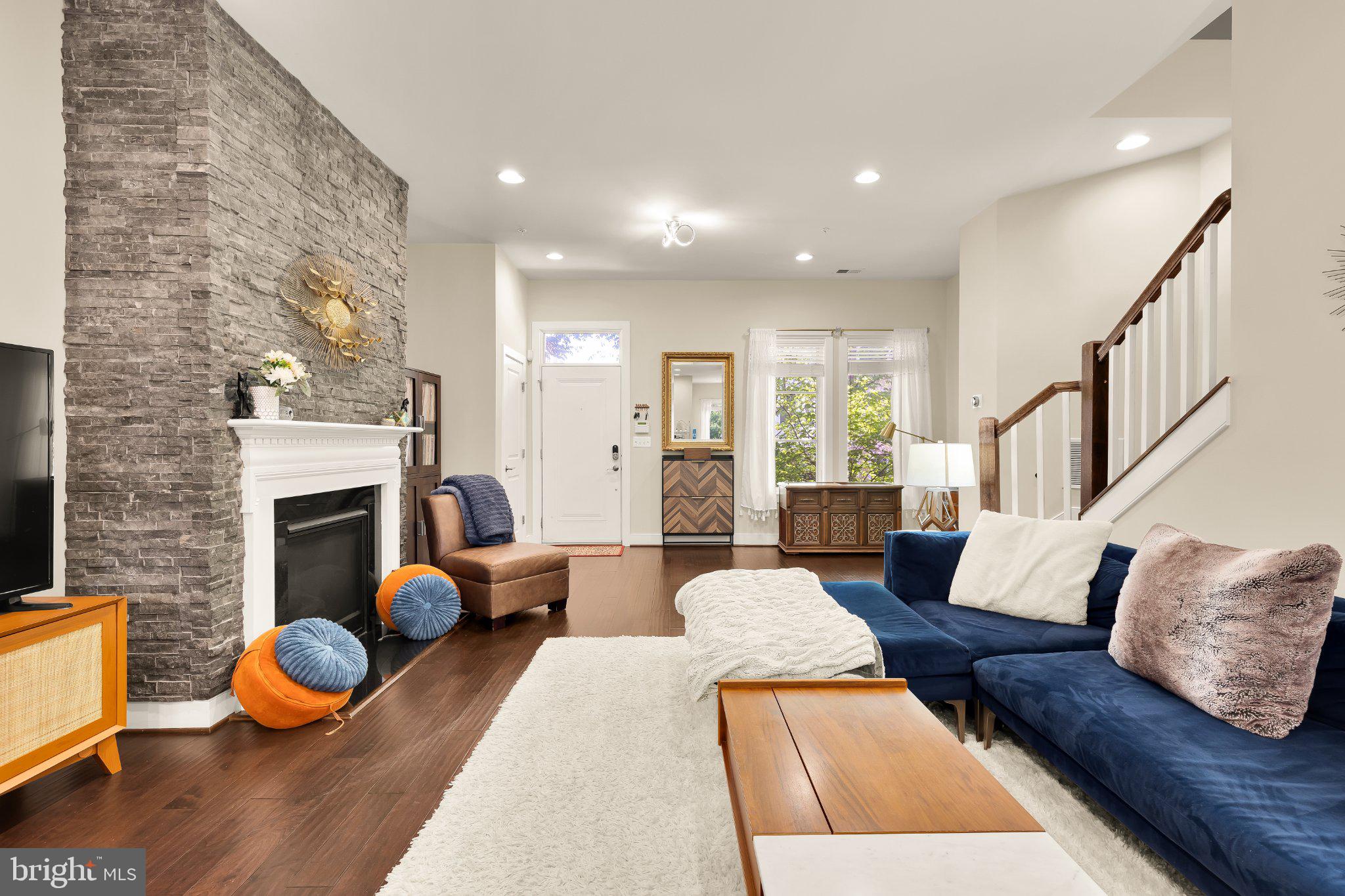 1426 VAN VALKENBURGH LANE