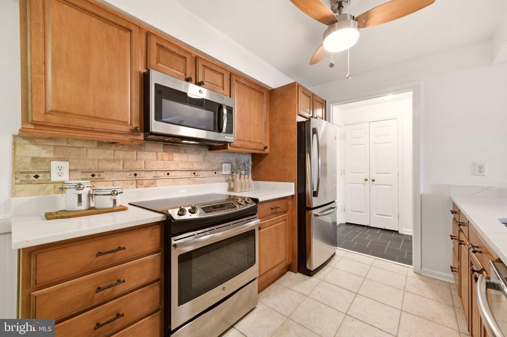 545 E BRADDOCK ROAD Unit: 408