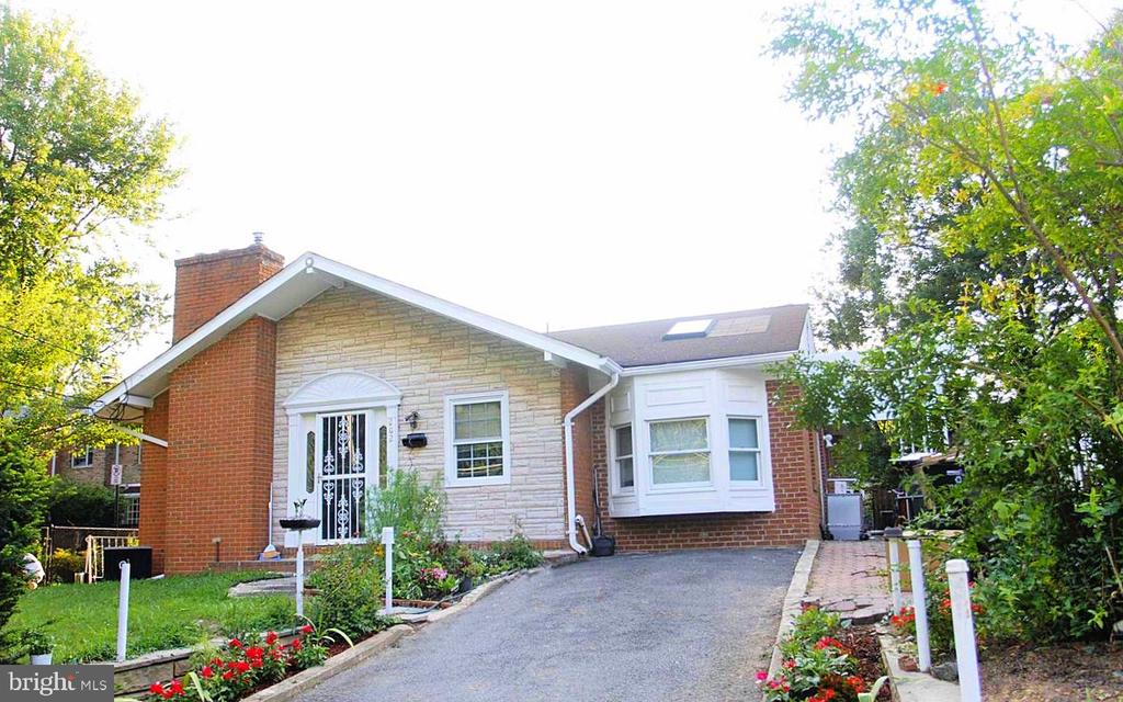 202 S CHERRY STREET