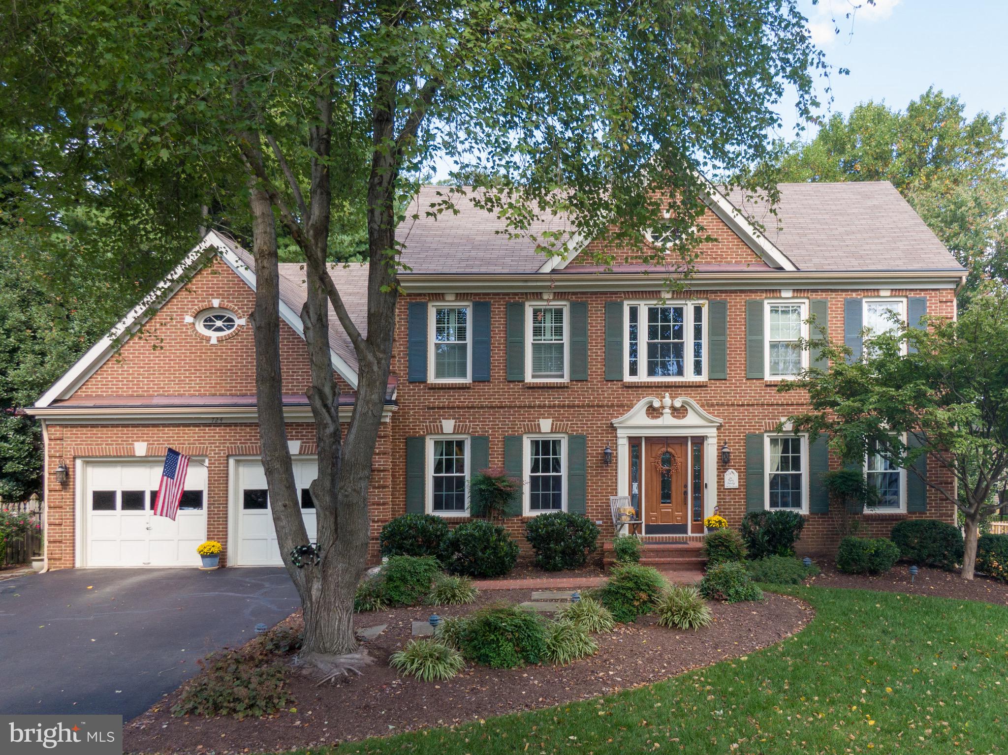 724 Old Hunt Way