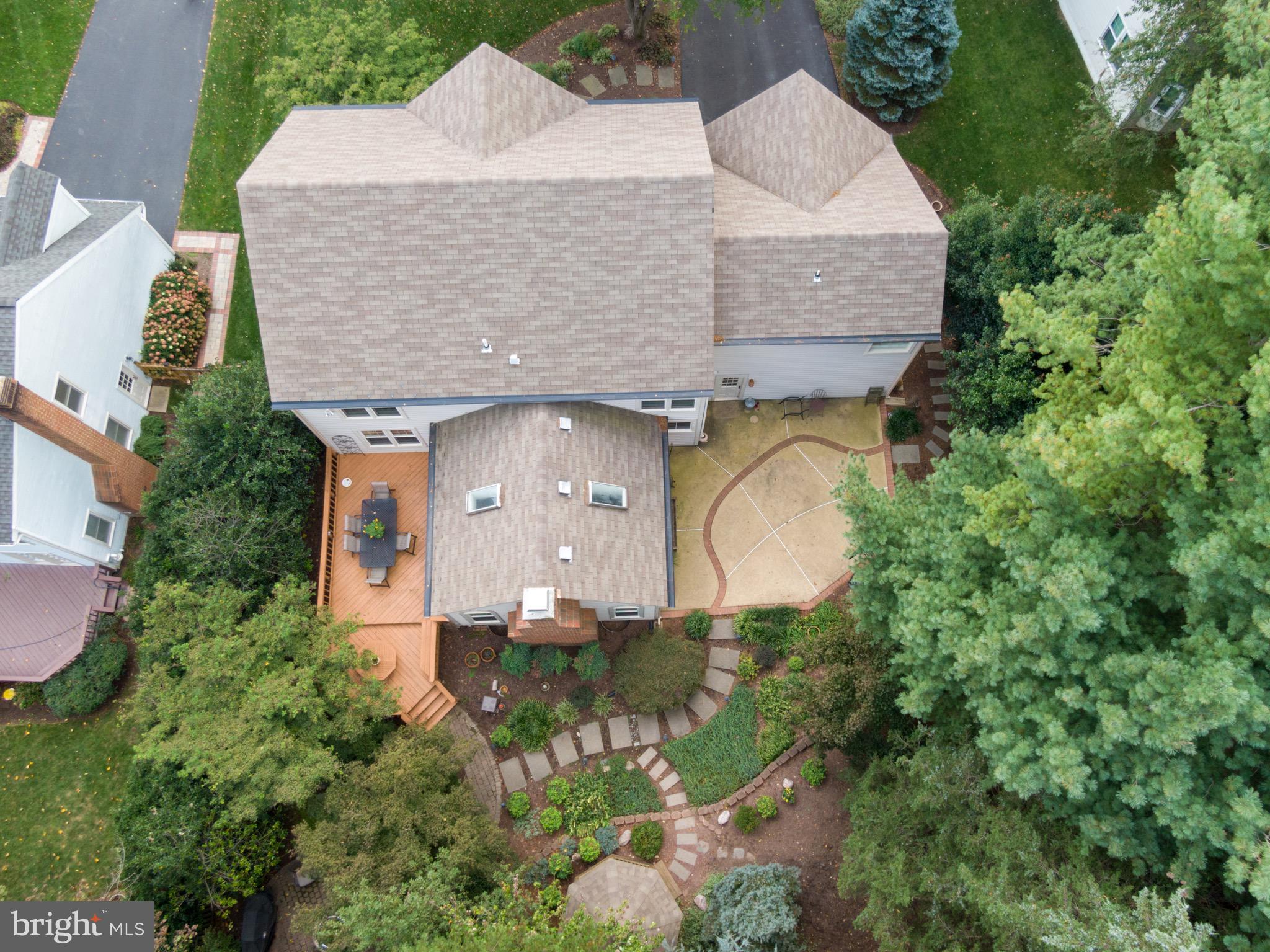 724 Old Hunt Way