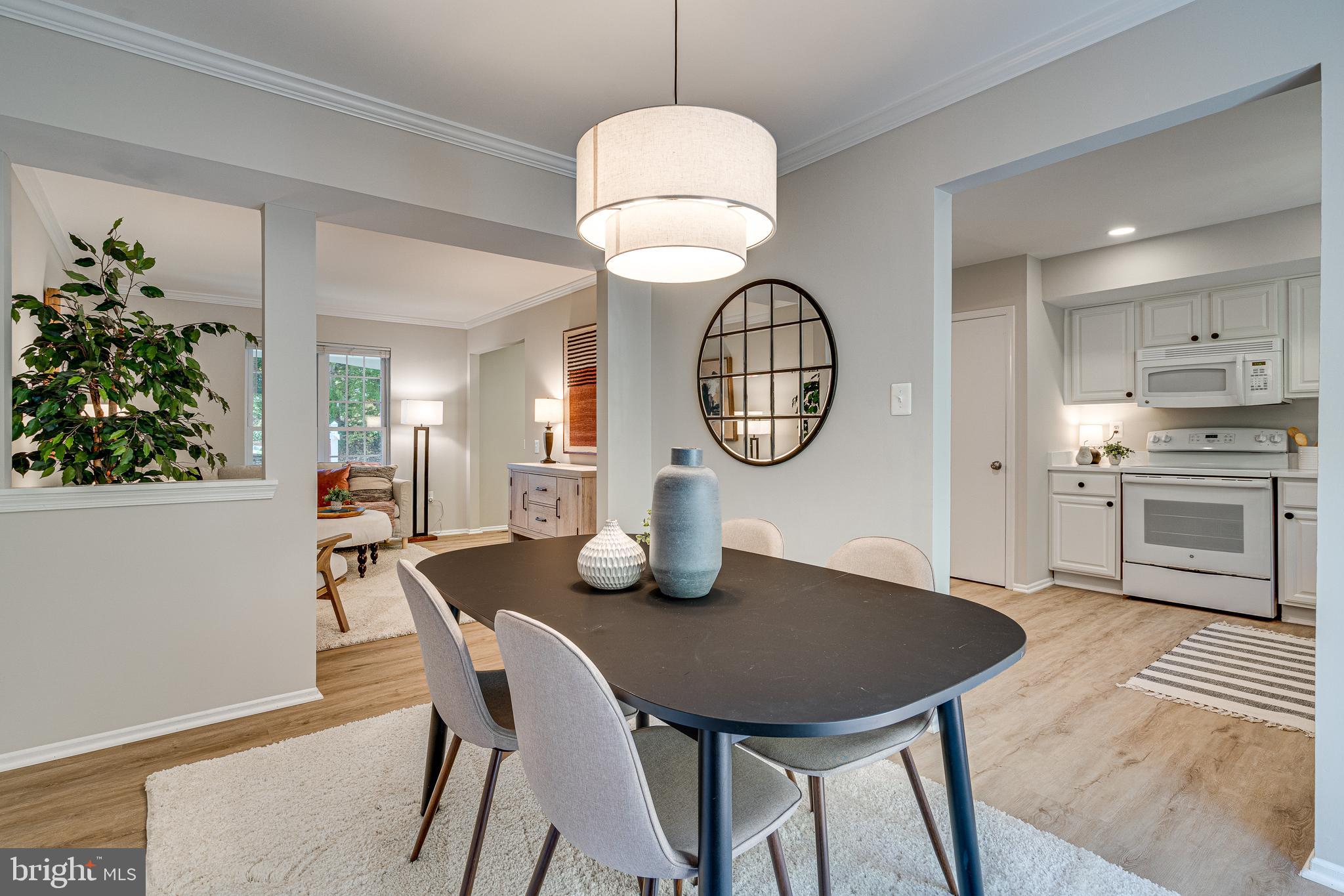 10182 Sassafras Woods Ct