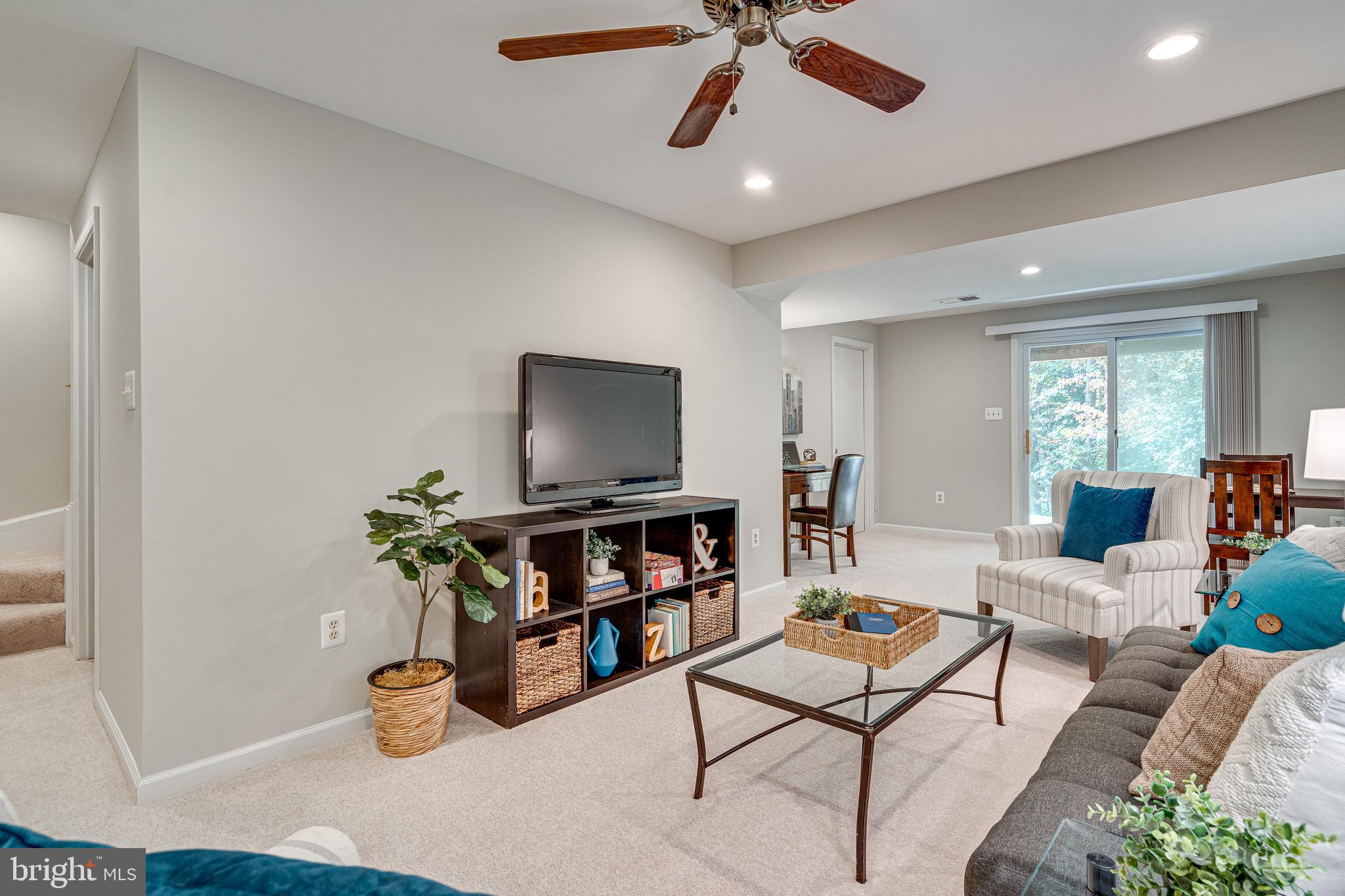 10182 Sassafras Woods Ct